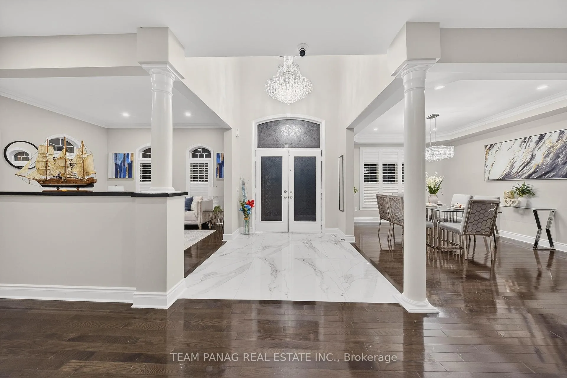 Photo 6 of 2 Belleville Drive, Brampton, Vales of Castlemore North — HOMEH