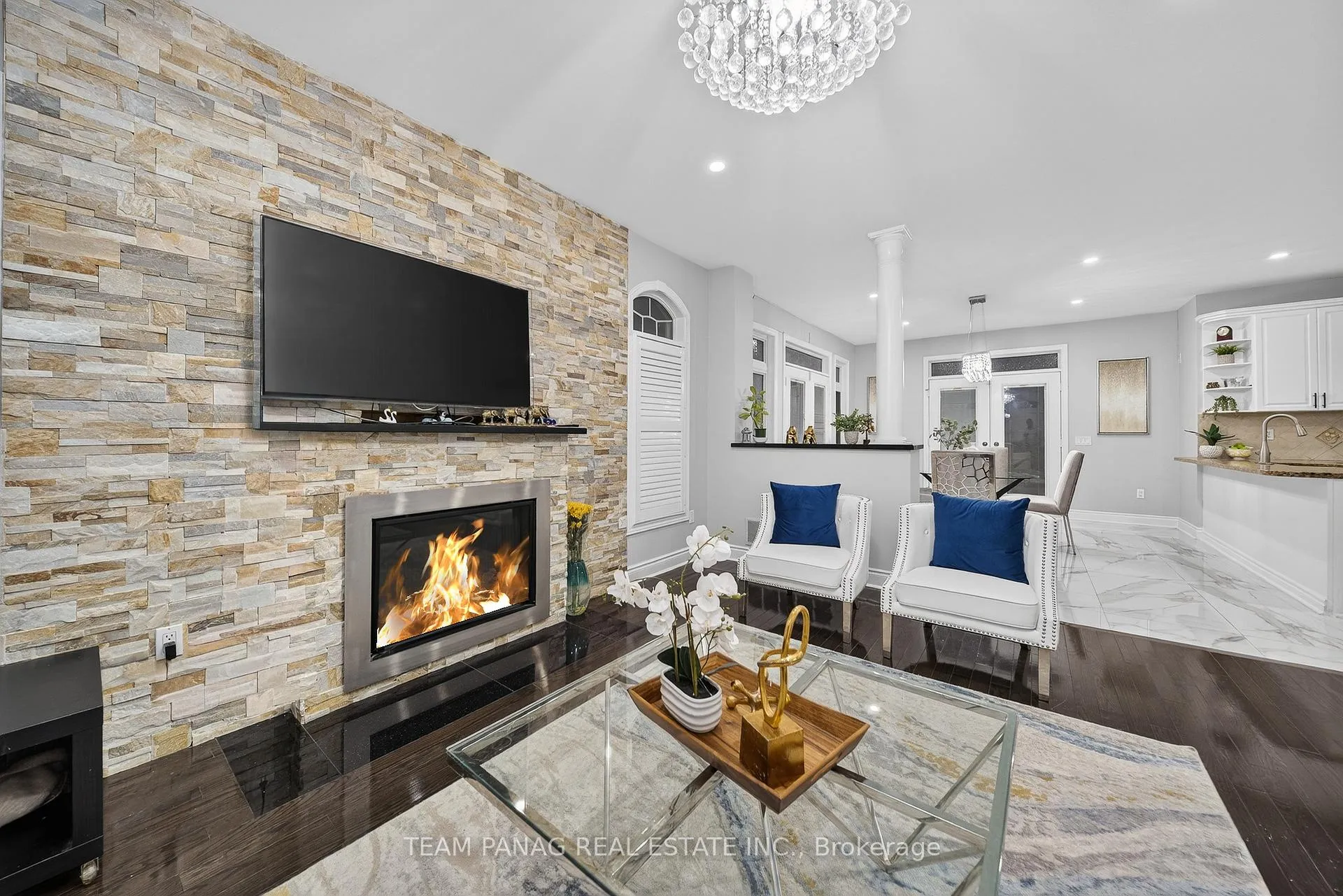 Photo 11 of 2 Belleville Drive, Brampton, Vales of Castlemore North — HOMEH