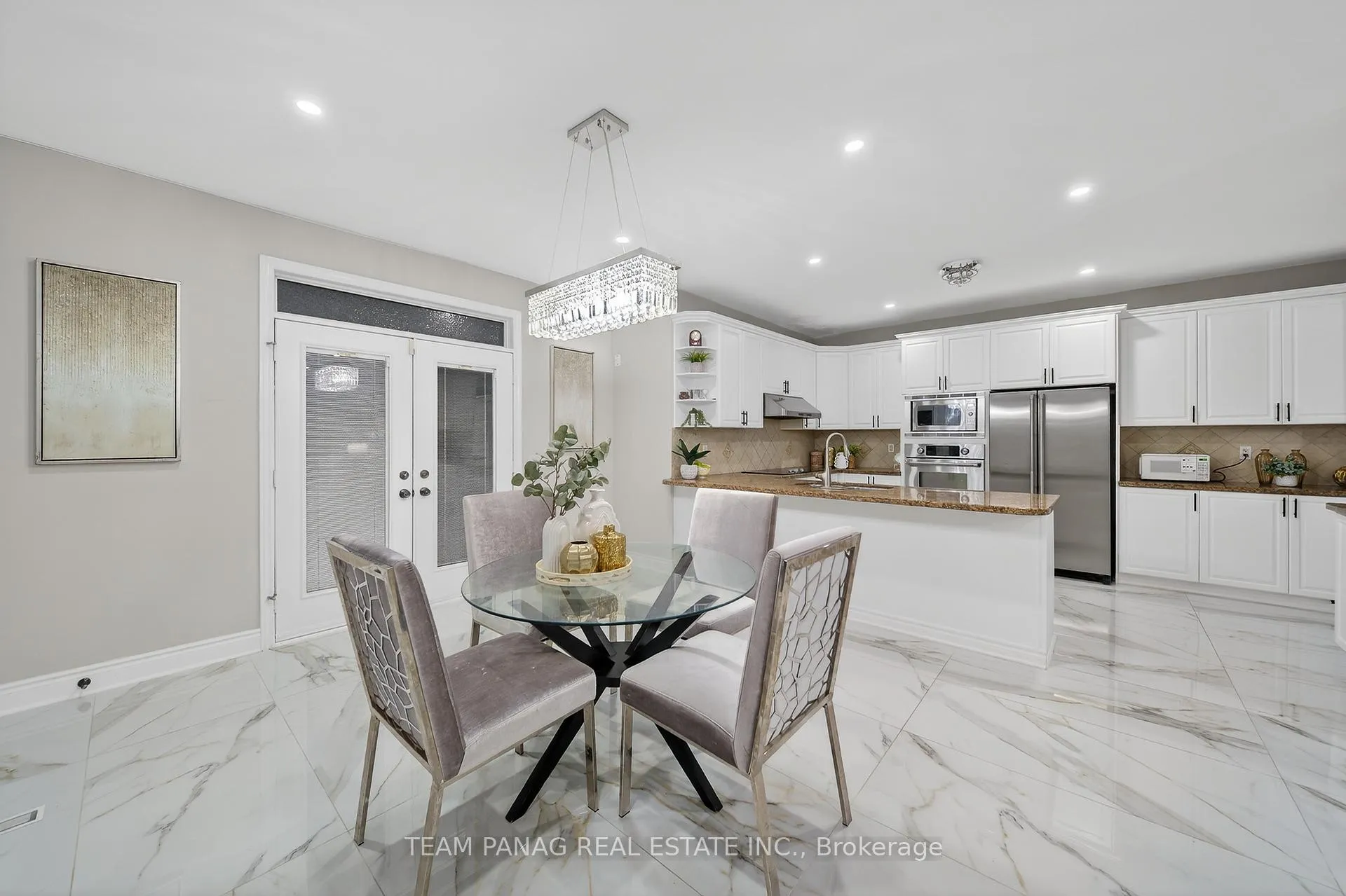 Photo 17 of 2 Belleville Drive, Brampton, Vales of Castlemore North — HOMEH