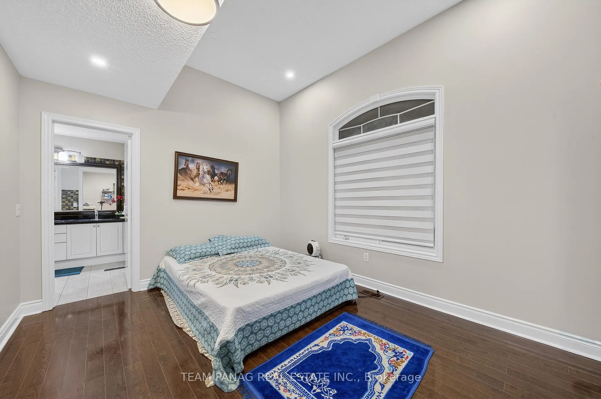 Photo 27 of 2 Belleville Drive, Brampton, Vales of Castlemore North — HOMEH