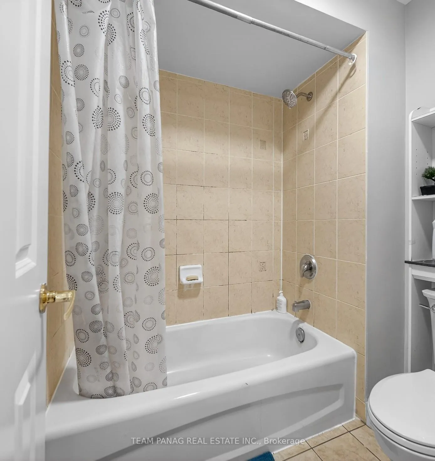 Photo 30 of 2 Belleville Drive, Brampton, Vales of Castlemore North — HOMEH
