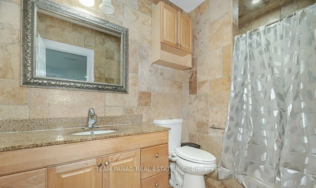 Photo 39 of 2 Belleville Drive, Brampton, Vales of Castlemore North — HOMEH