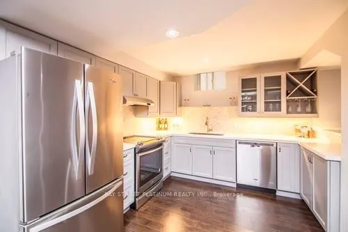Photo 7 of 34 Royal West Drive, Brampton, Credit Valley — HOMEH
