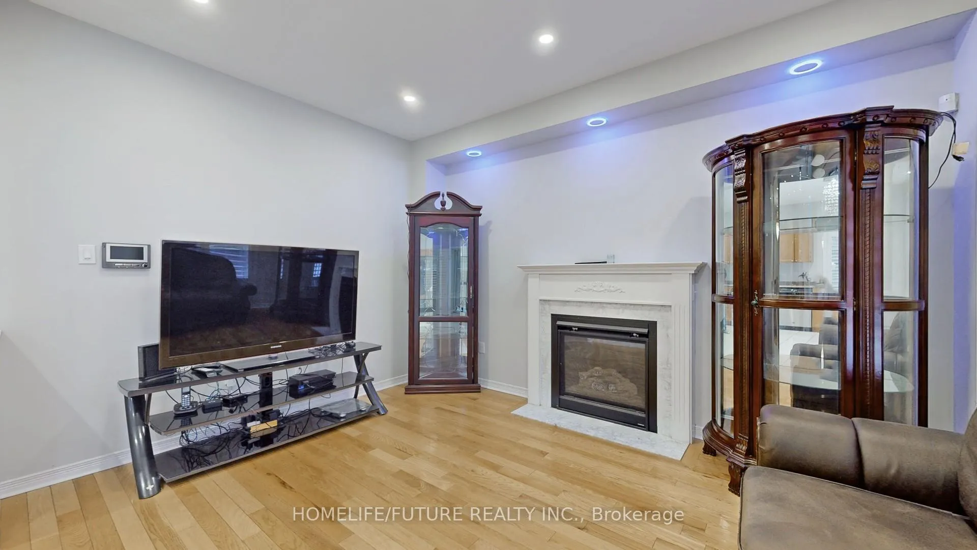 Photo 11 of 102 Remmington Street, Clarington, Bowmanville — HOMEH