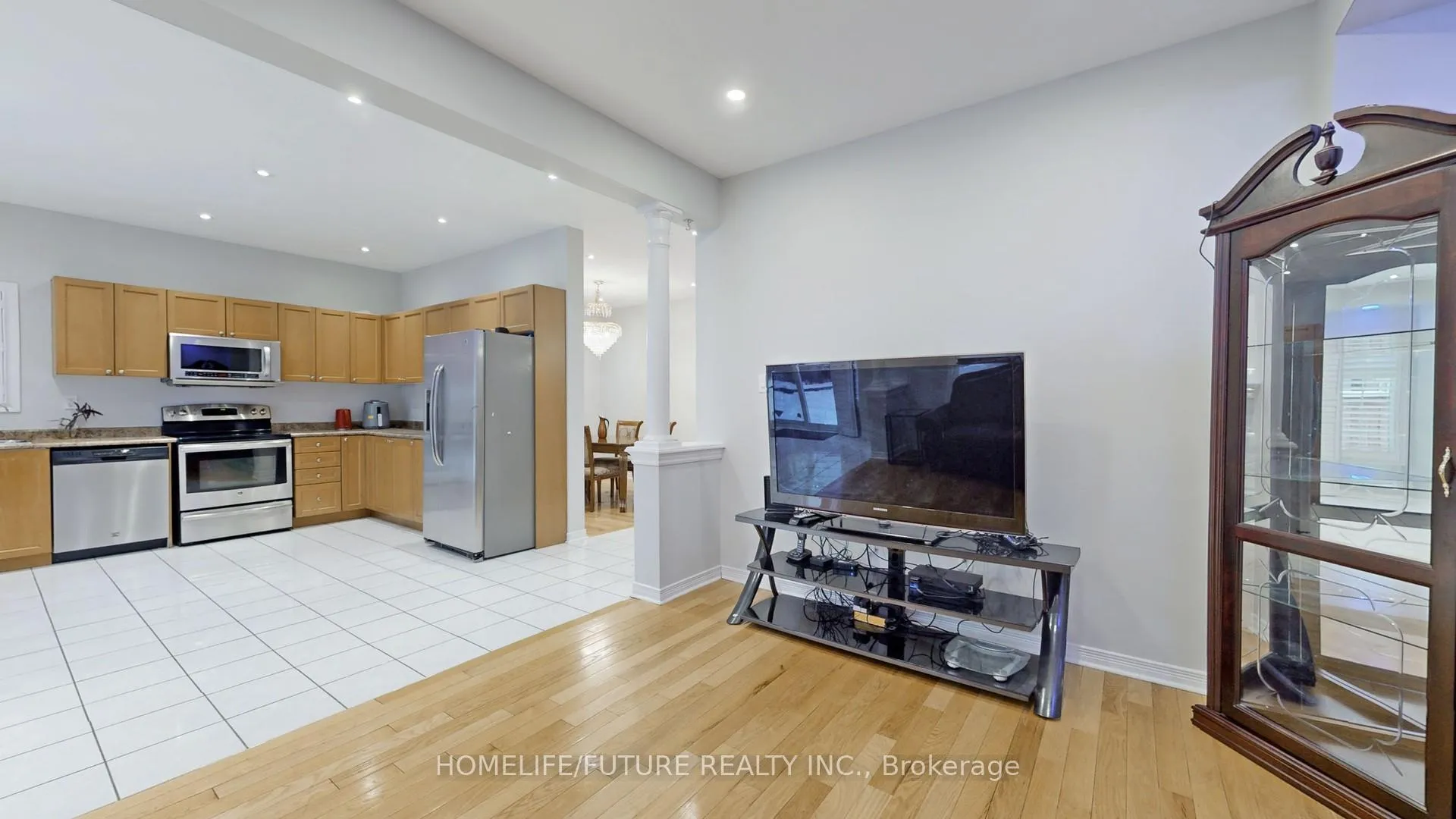 Photo 12 of 102 Remmington Street, Clarington, Bowmanville — HOMEH