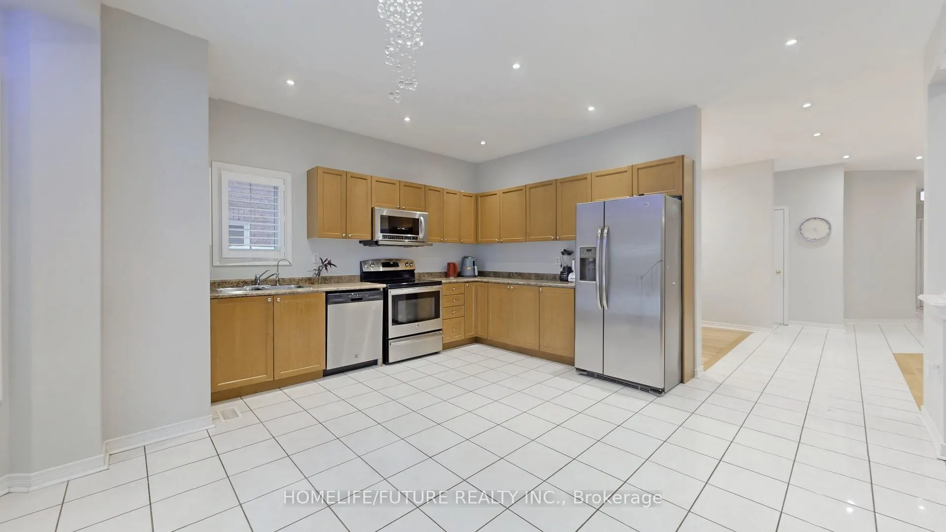 Photo 13 of 102 Remmington Street, Clarington, Bowmanville — HOMEH