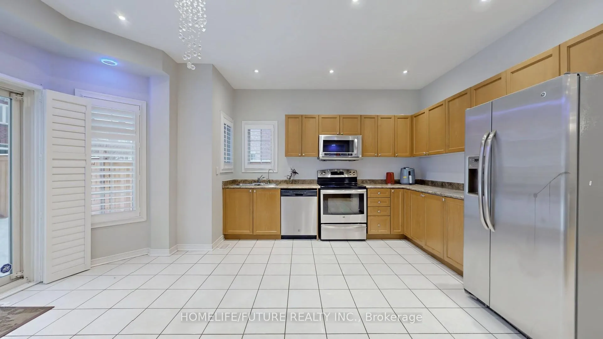 Photo 14 of 102 Remmington Street, Clarington, Bowmanville — HOMEH