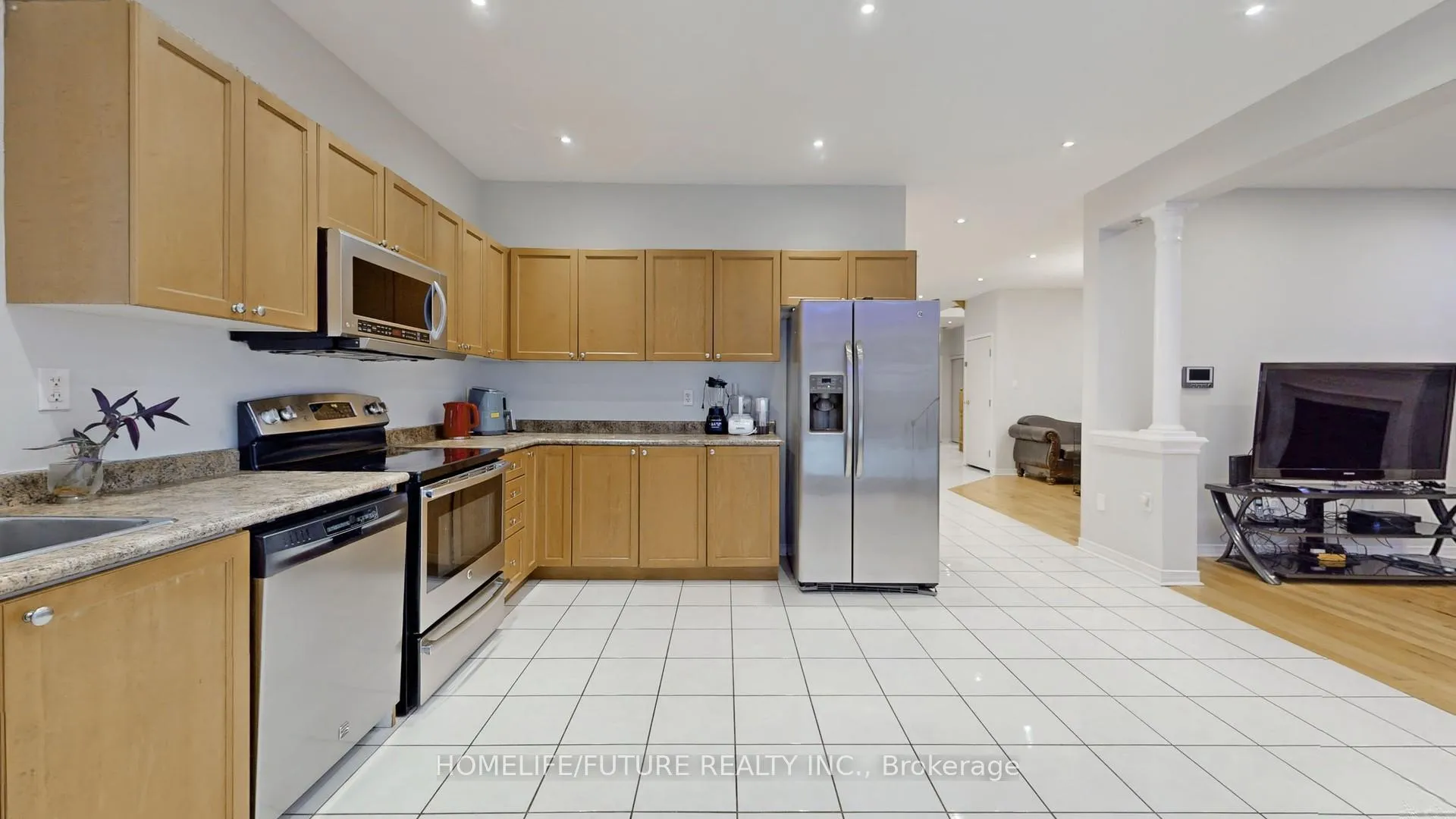 Photo 16 of 102 Remmington Street, Clarington, Bowmanville — HOMEH