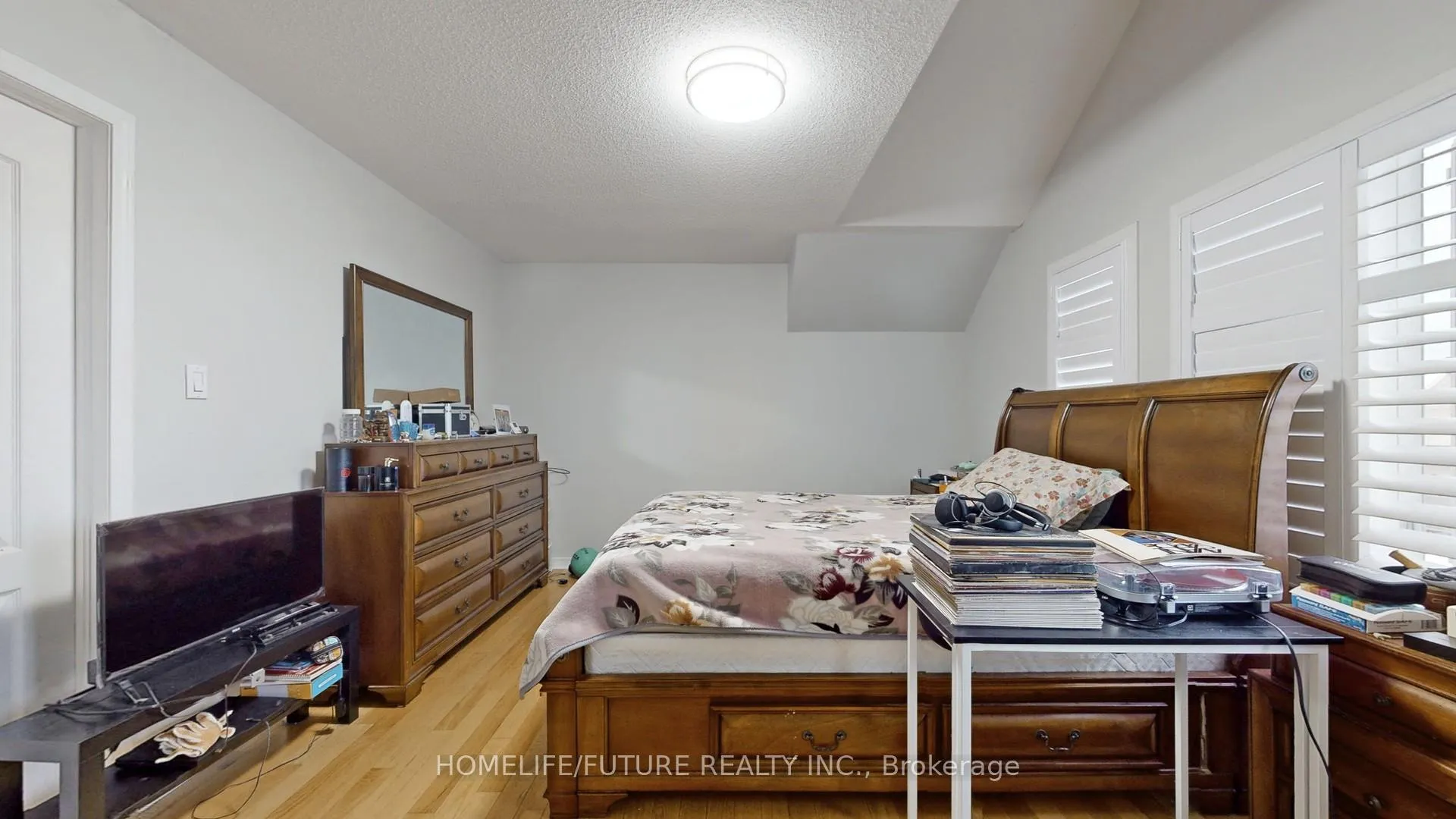 Photo 24 of 102 Remmington Street, Clarington, Bowmanville — HOMEH