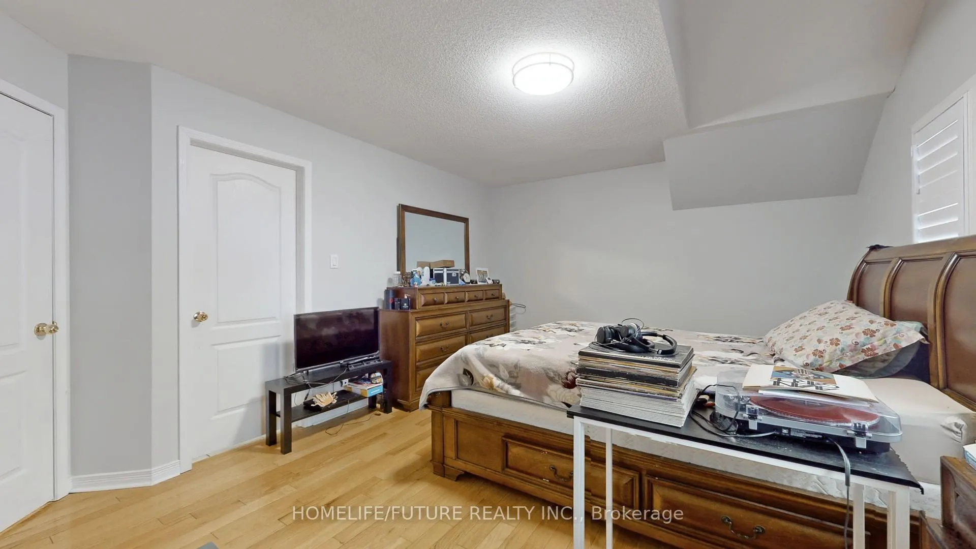 Photo 25 of 102 Remmington Street, Clarington, Bowmanville — HOMEH