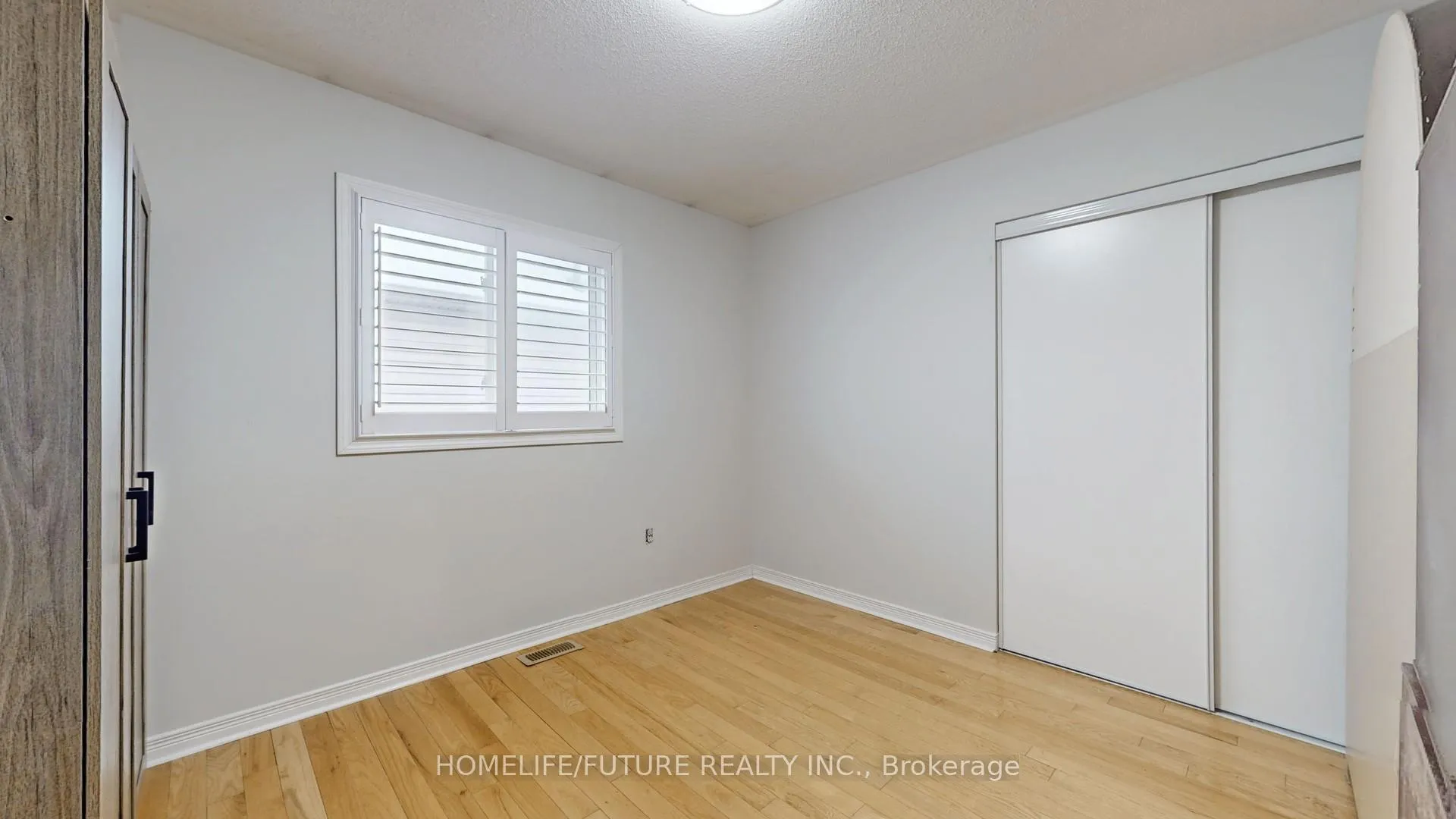 Photo 32 of 102 Remmington Street, Clarington, Bowmanville — HOMEH