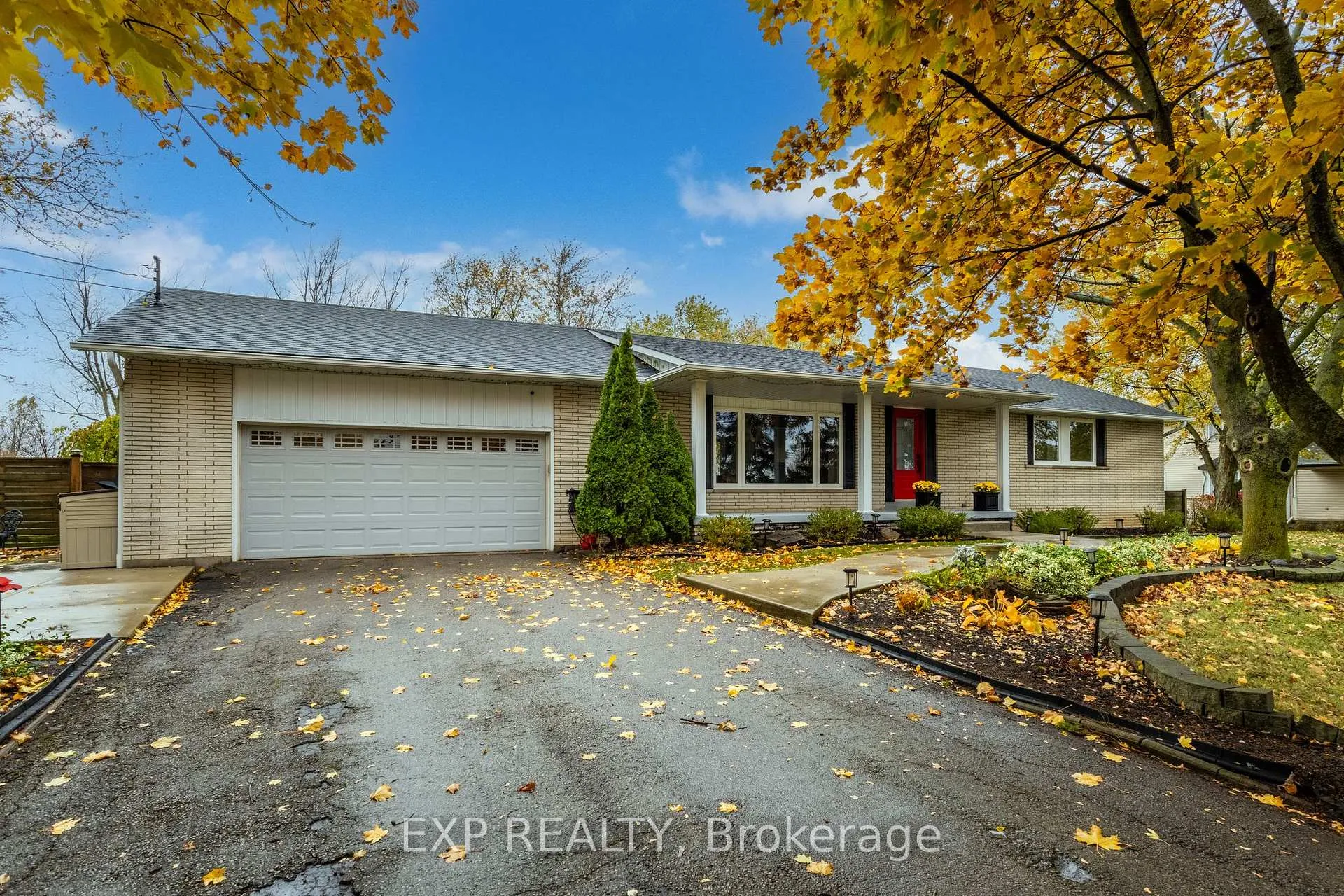 Photo 3 of 2116 Binbrook Road E, Hamilton, Binbrook — HOMEH