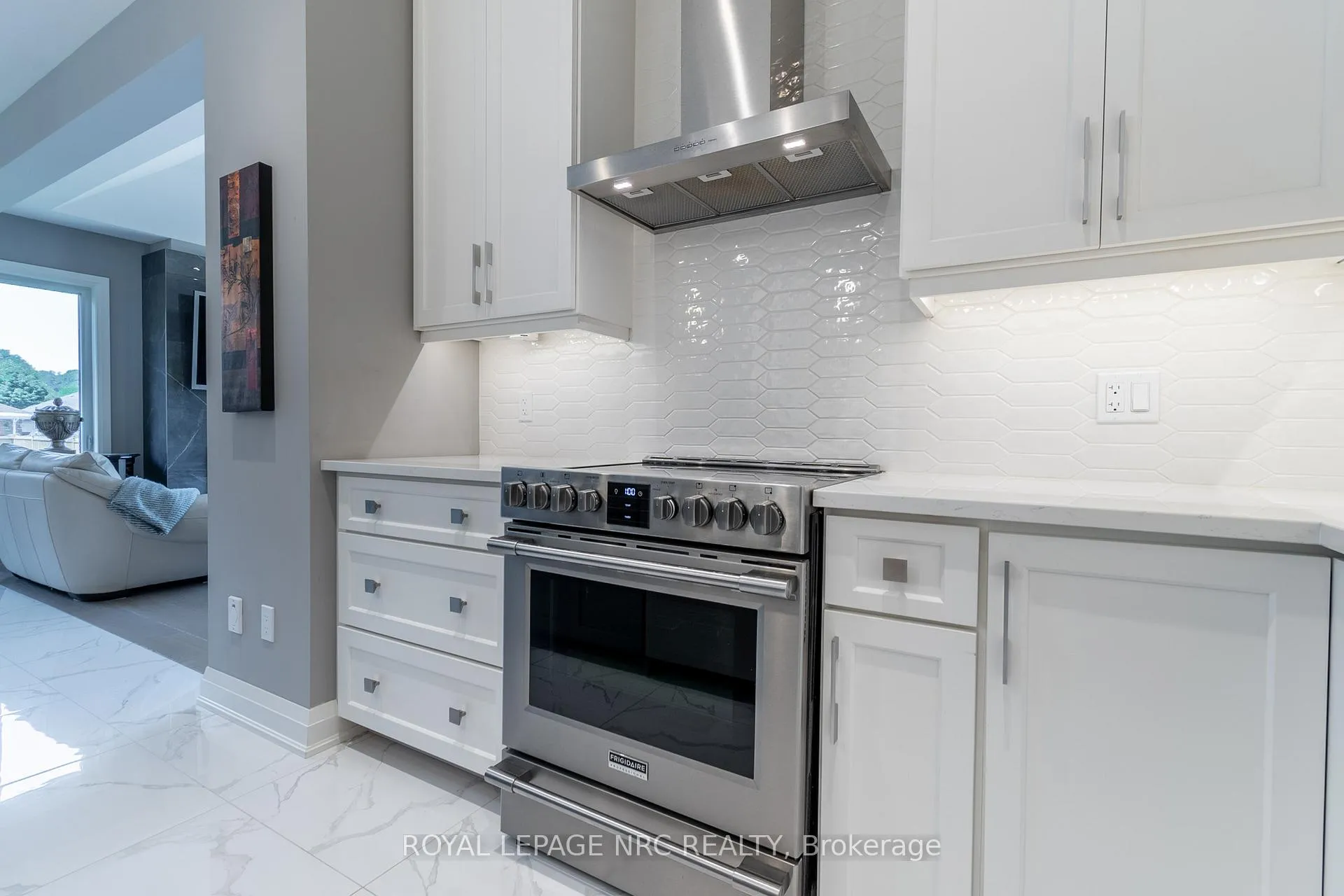 Photo 24 of 11 Emily Lane, Pelham, Fonthill — HOMEH