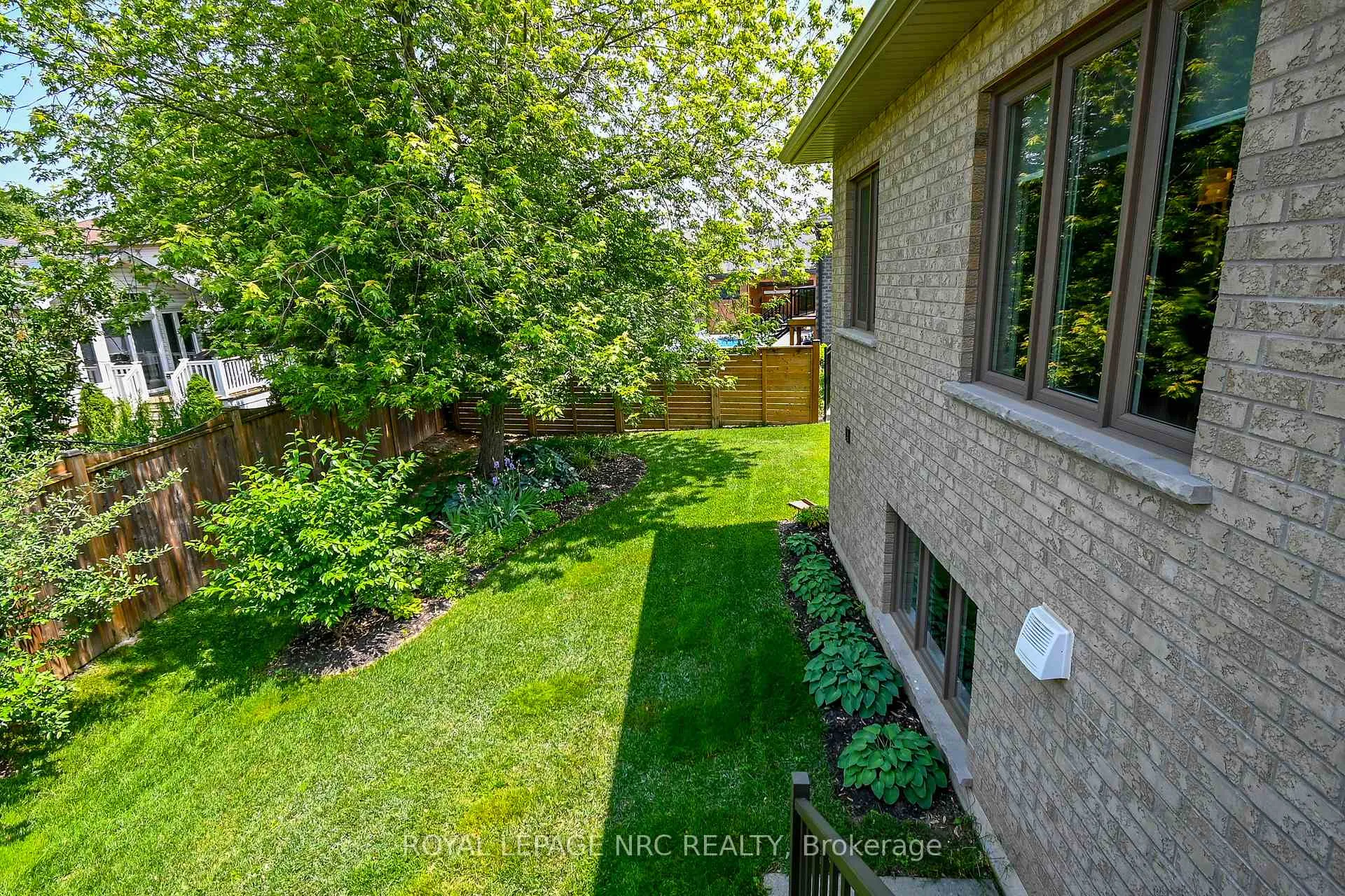 Photo 33 of 11 Emily Lane, Pelham, Fonthill — HOMEH