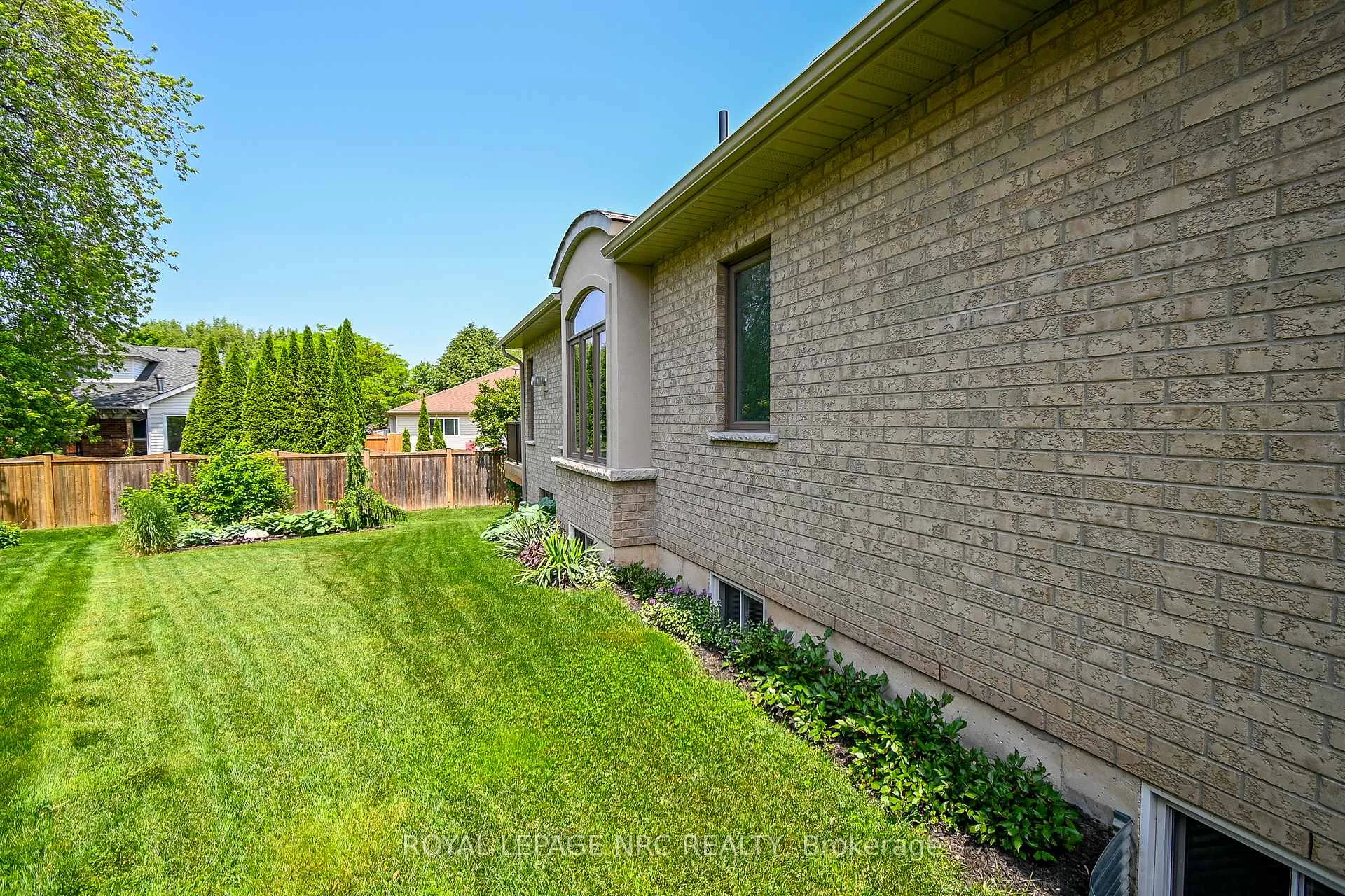 Photo 34 of 11 Emily Lane, Pelham, Fonthill — HOMEH
