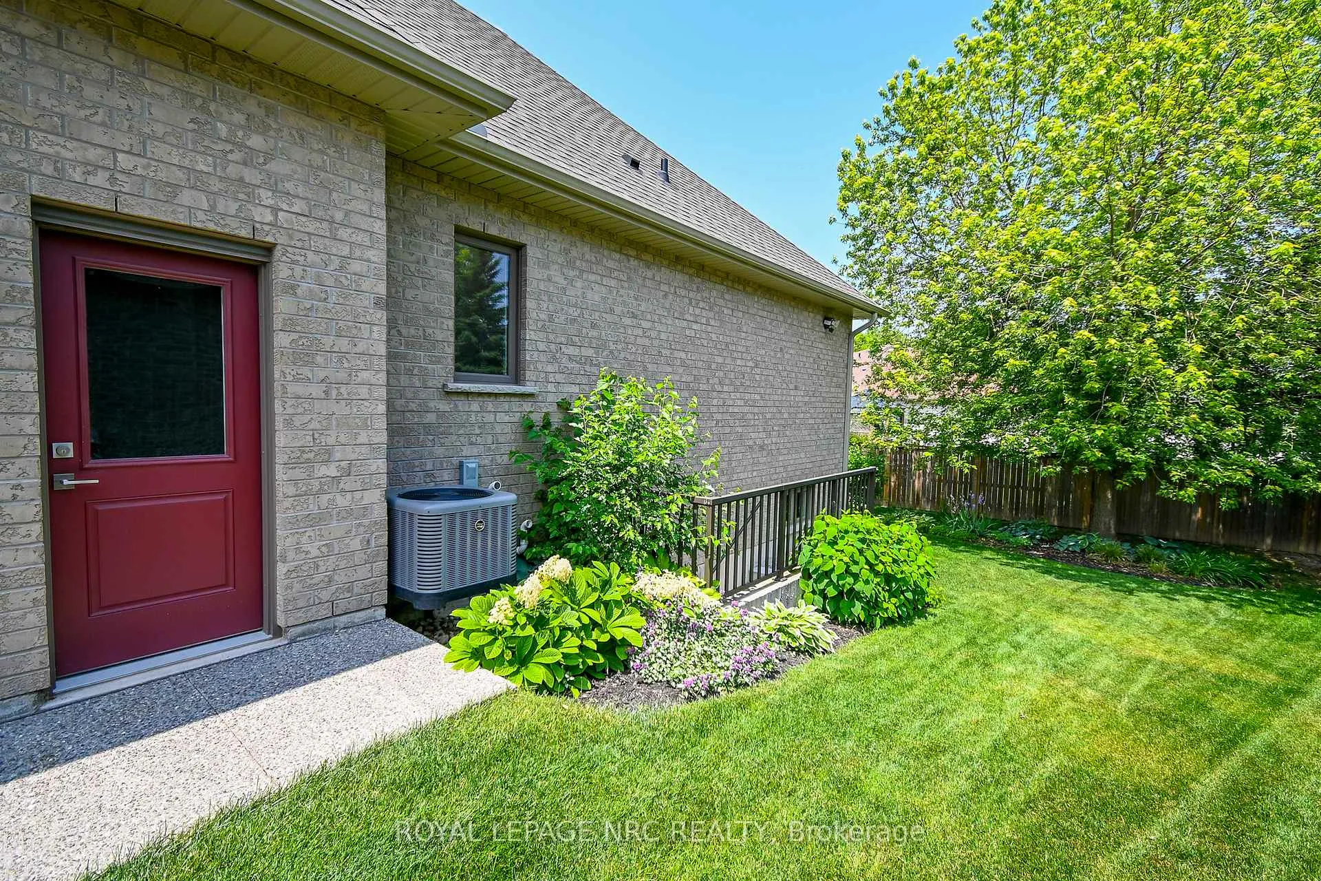 Photo 36 of 11 Emily Lane, Pelham, Fonthill — HOMEH