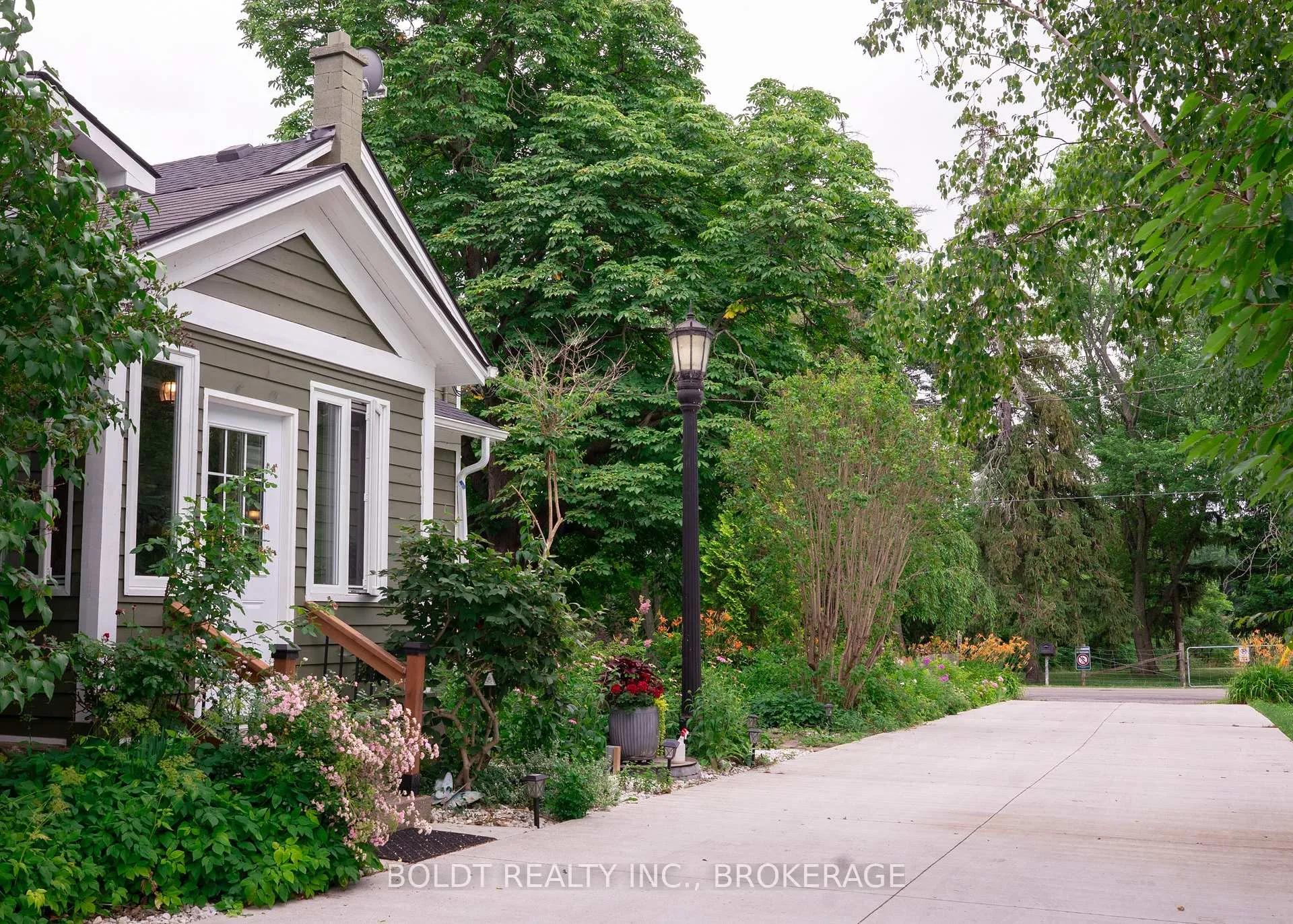 Photo 16 of 2440 Decew Road, Thorold, Cataract Road — HOMEH