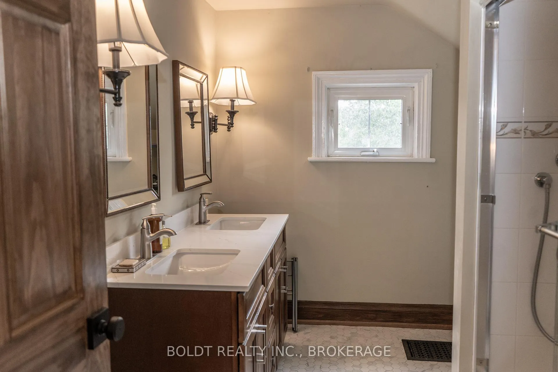 Photo 34 of 2440 Decew Road, Thorold, Cataract Road — HOMEH