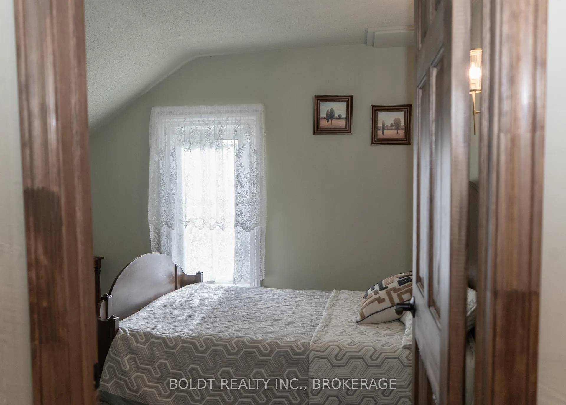 Photo 35 of 2440 Decew Road, Thorold, Cataract Road — HOMEH