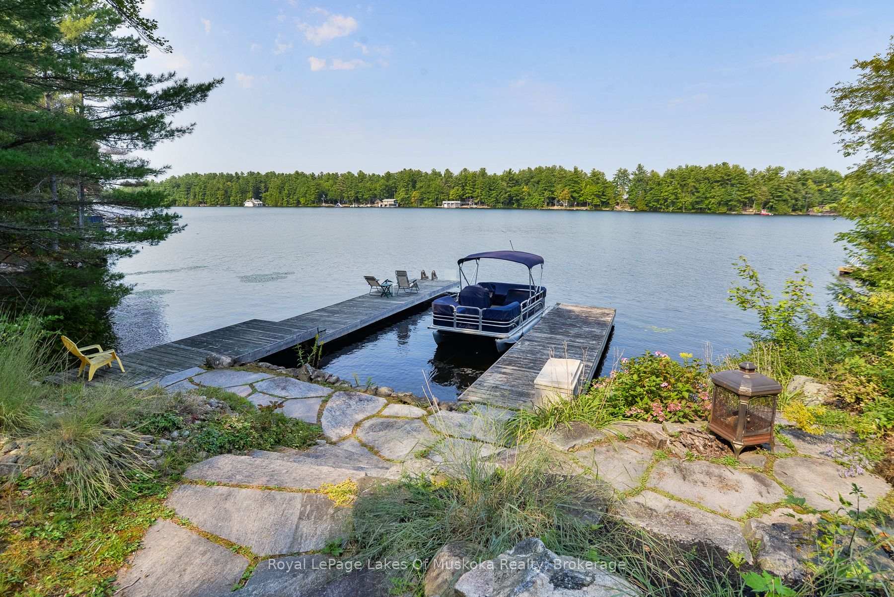 Photo 3 of 1029 Lakeshore Drive, Gravenhurst, Muskoka (S) — HOMEH
