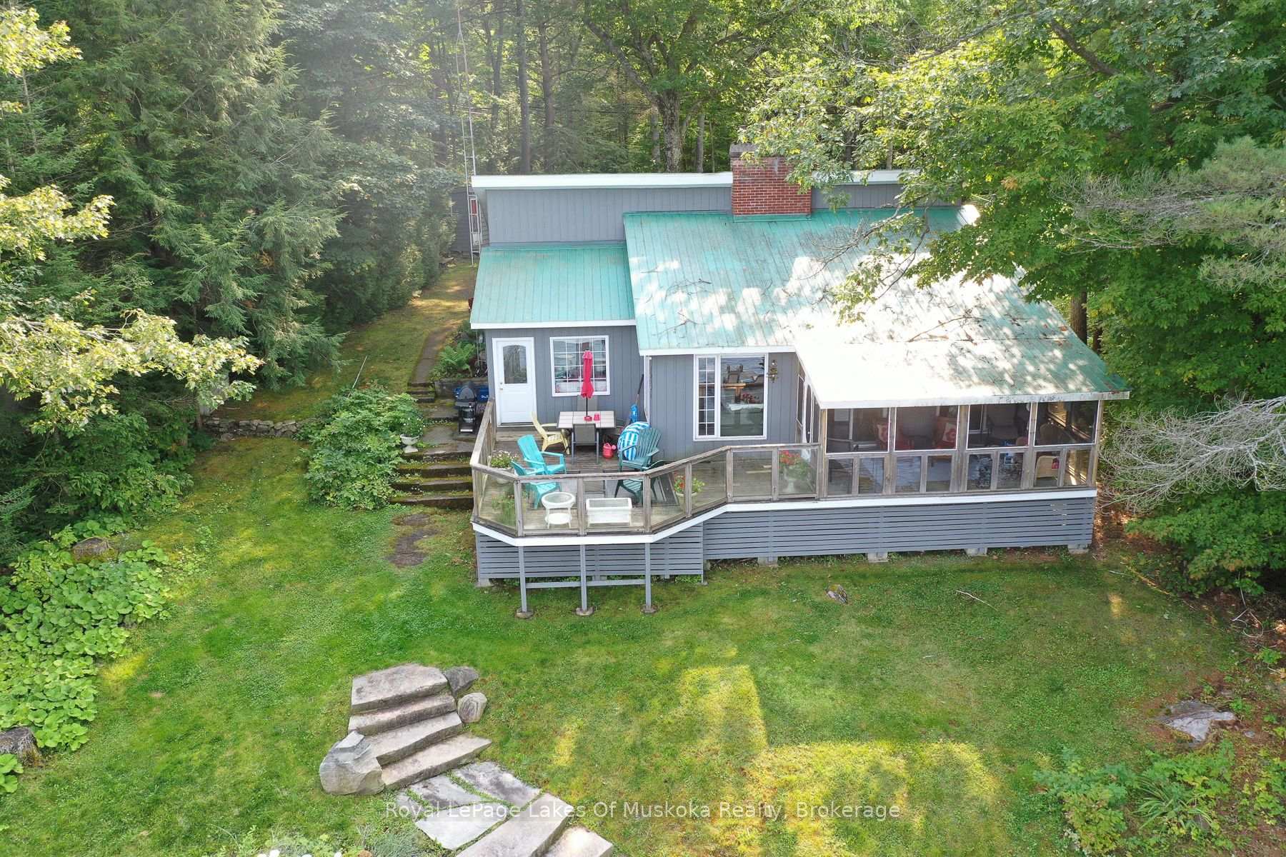 Photo 10 of 1029 Lakeshore Drive, Gravenhurst, Muskoka (S) — HOMEH
