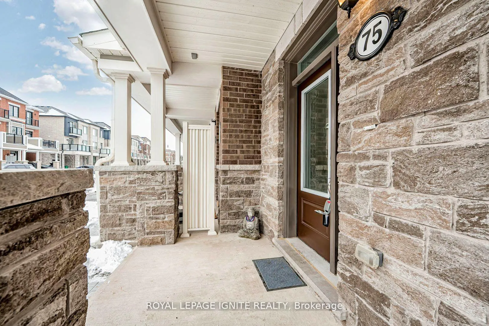 Photo 3 of 75 Melmar Street, Brampton, Northwest Brampton — HOMEH