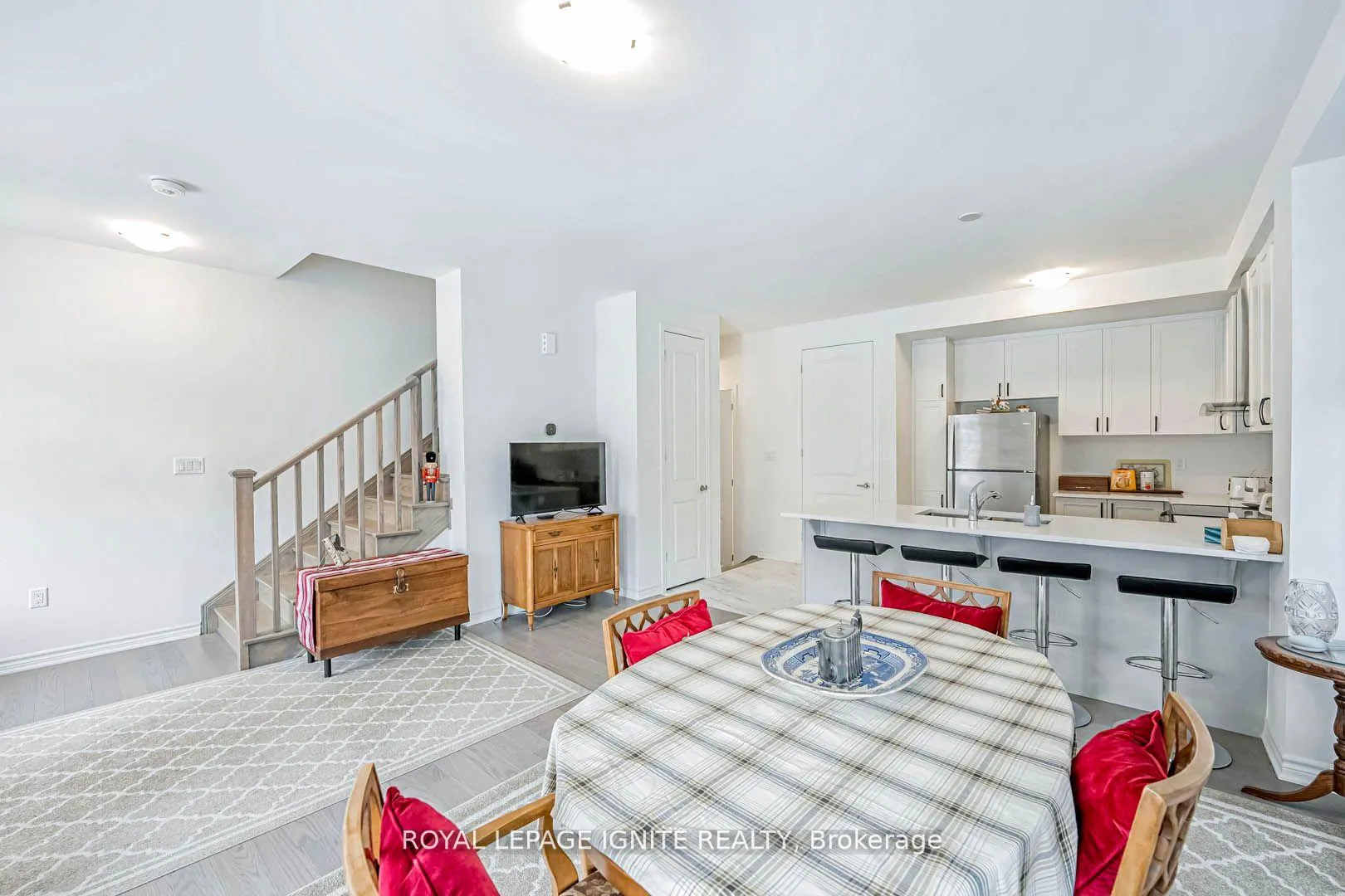 Photo 13 of 75 Melmar Street, Brampton, Northwest Brampton — HOMEH