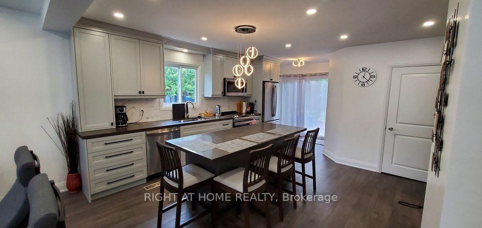Photo 5 of 249 Elm Avenue, Georgina, Keswick South — HOMEH