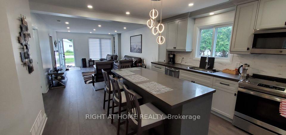 Photo 6 of 249 Elm Avenue, Georgina, Keswick South — HOMEH
