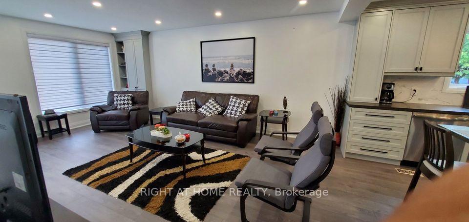 Photo 8 of 249 Elm Avenue, Georgina, Keswick South — HOMEH