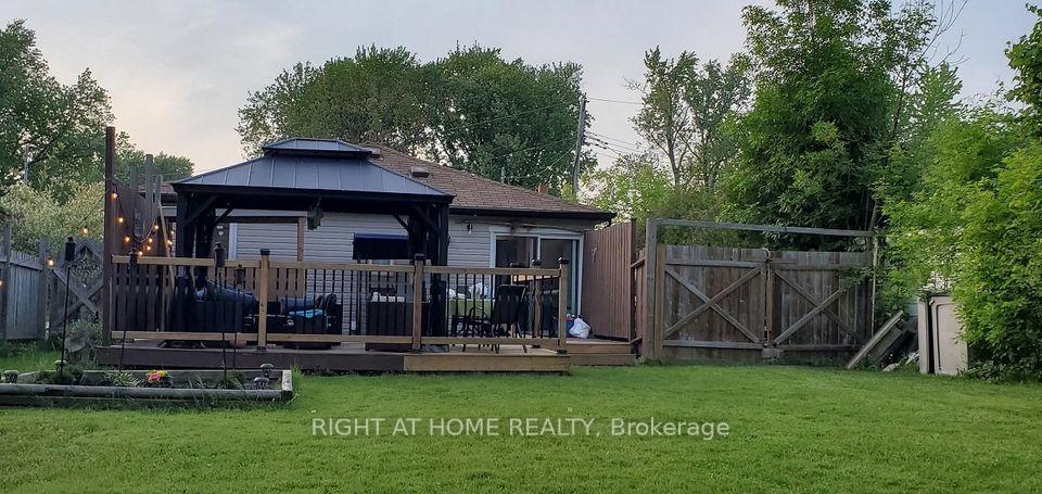 Photo 14 of 249 Elm Avenue, Georgina, Keswick South — HOMEH