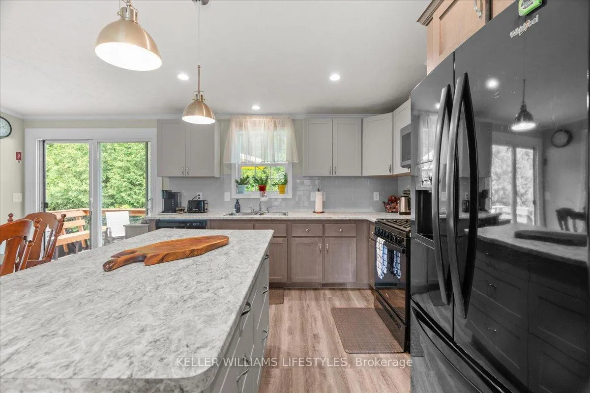 Photo 9 of 13 Kellestine Drive, Strathroy-Caradoc, SE — HOMEH