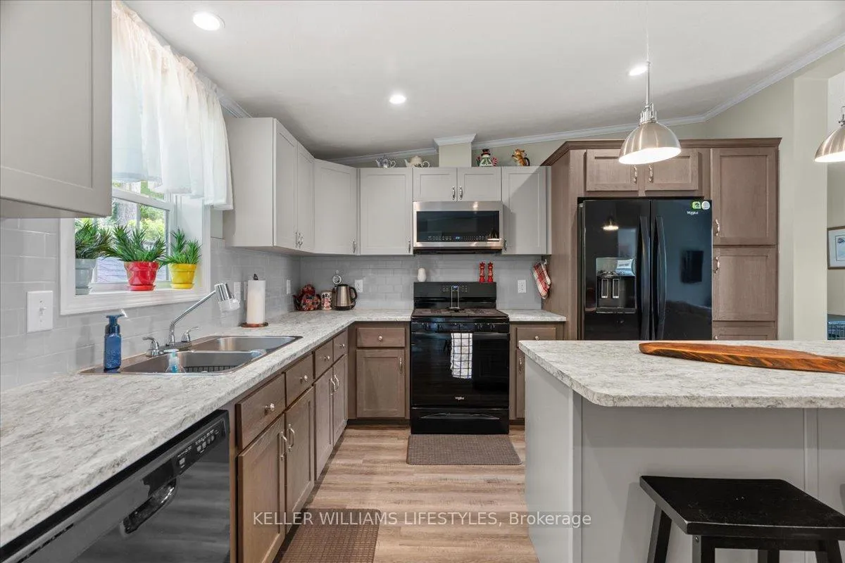 Photo 10 of 13 Kellestine Drive, Strathroy-Caradoc, SE — HOMEH