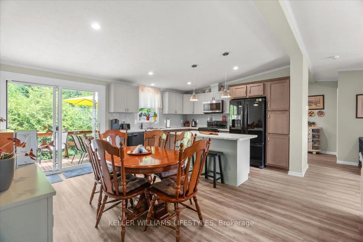 Photo 11 of 13 Kellestine Drive, Strathroy-Caradoc, SE — HOMEH