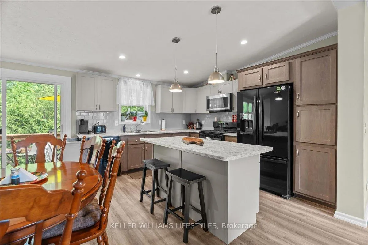 Photo 12 of 13 Kellestine Drive, Strathroy-Caradoc, SE — HOMEH