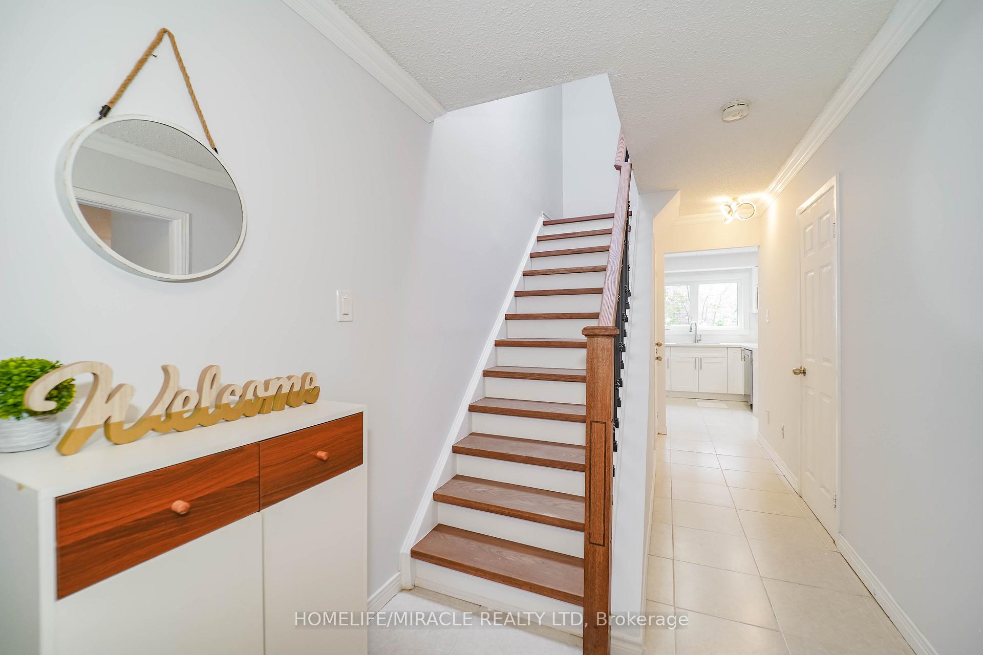 Photo 7 of 20 Woodward Crescent, Ajax, Central — HOMEH