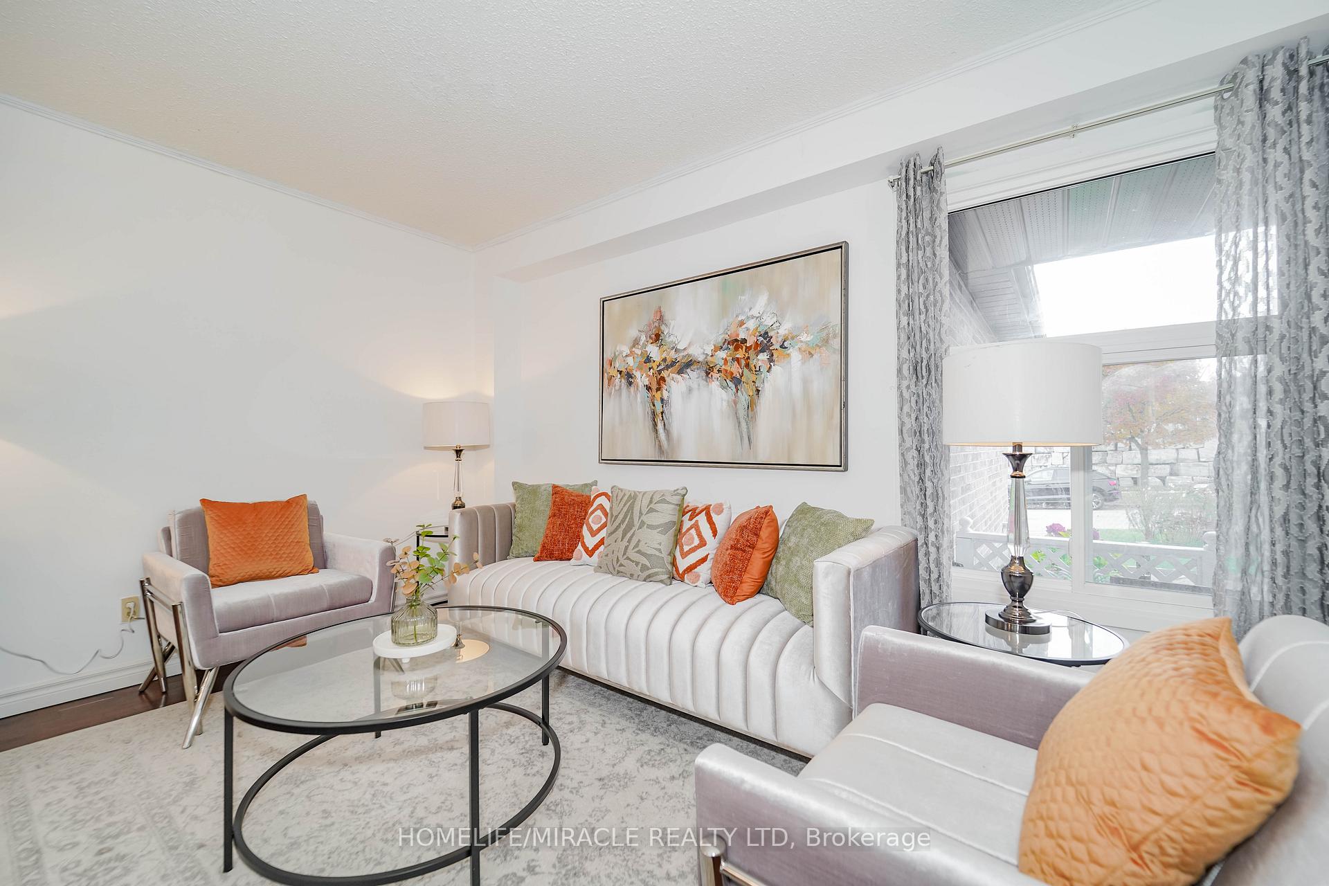 Photo 8 of 20 Woodward Crescent, Ajax, Central — HOMEH