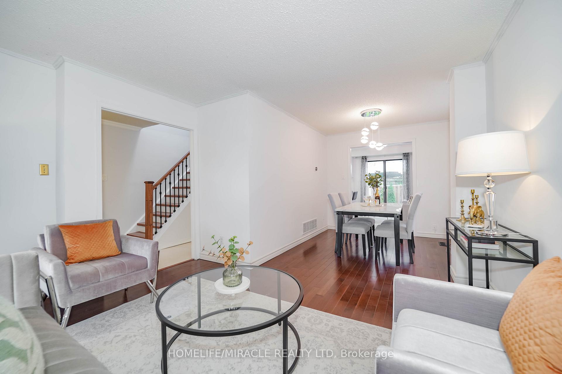 Photo 10 of 20 Woodward Crescent, Ajax, Central — HOMEH