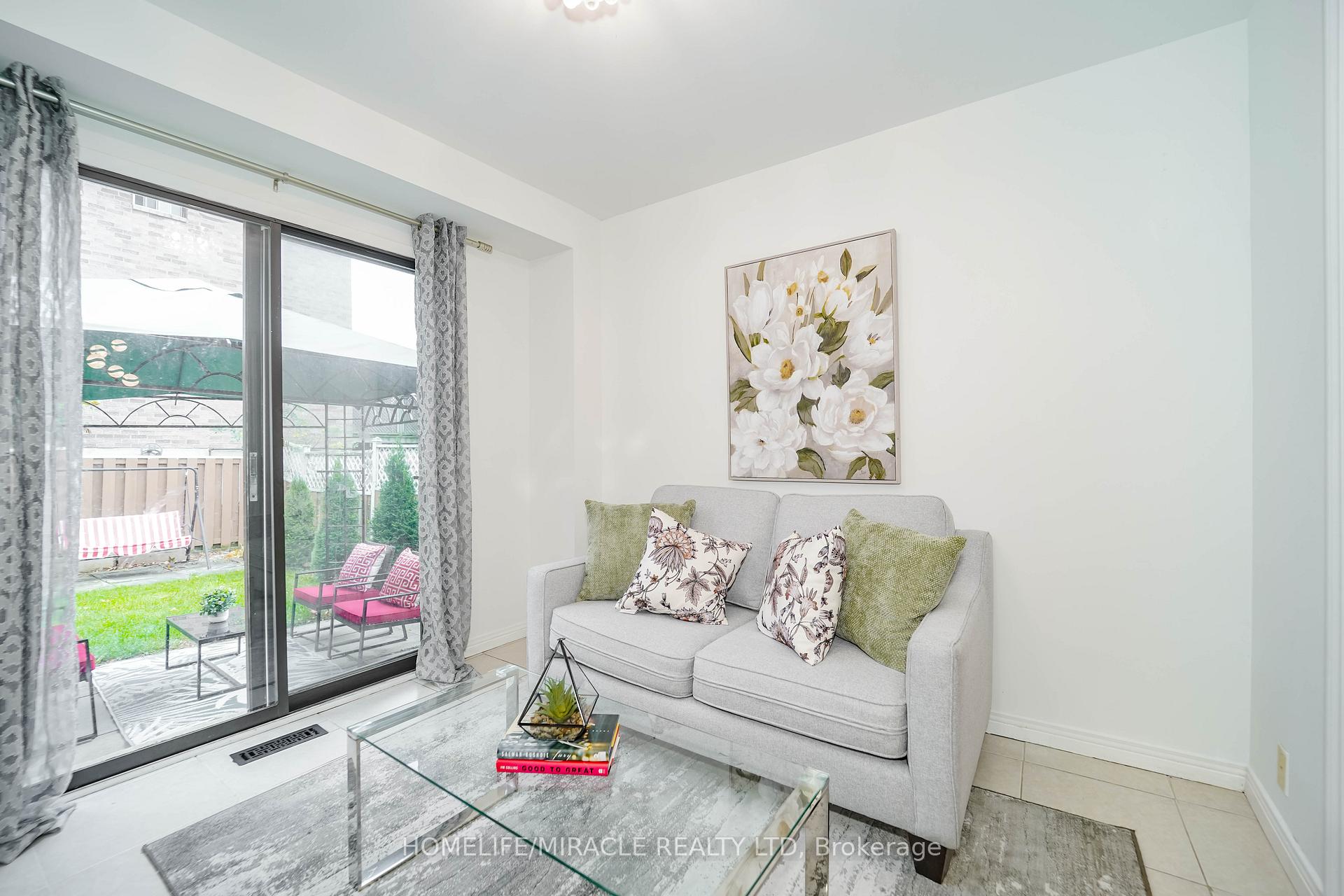 Photo 13 of 20 Woodward Crescent, Ajax, Central — HOMEH