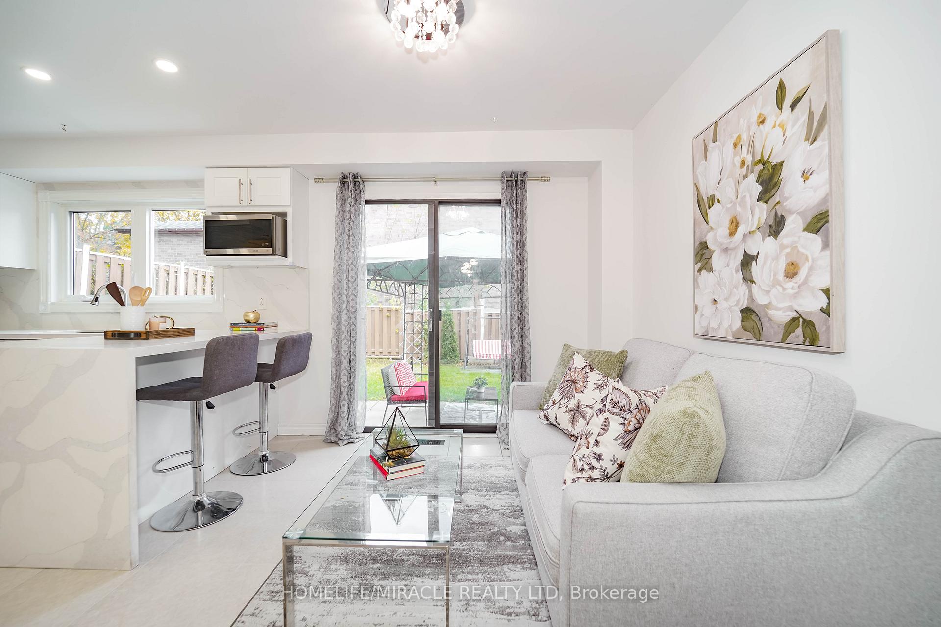 Photo 14 of 20 Woodward Crescent, Ajax, Central — HOMEH