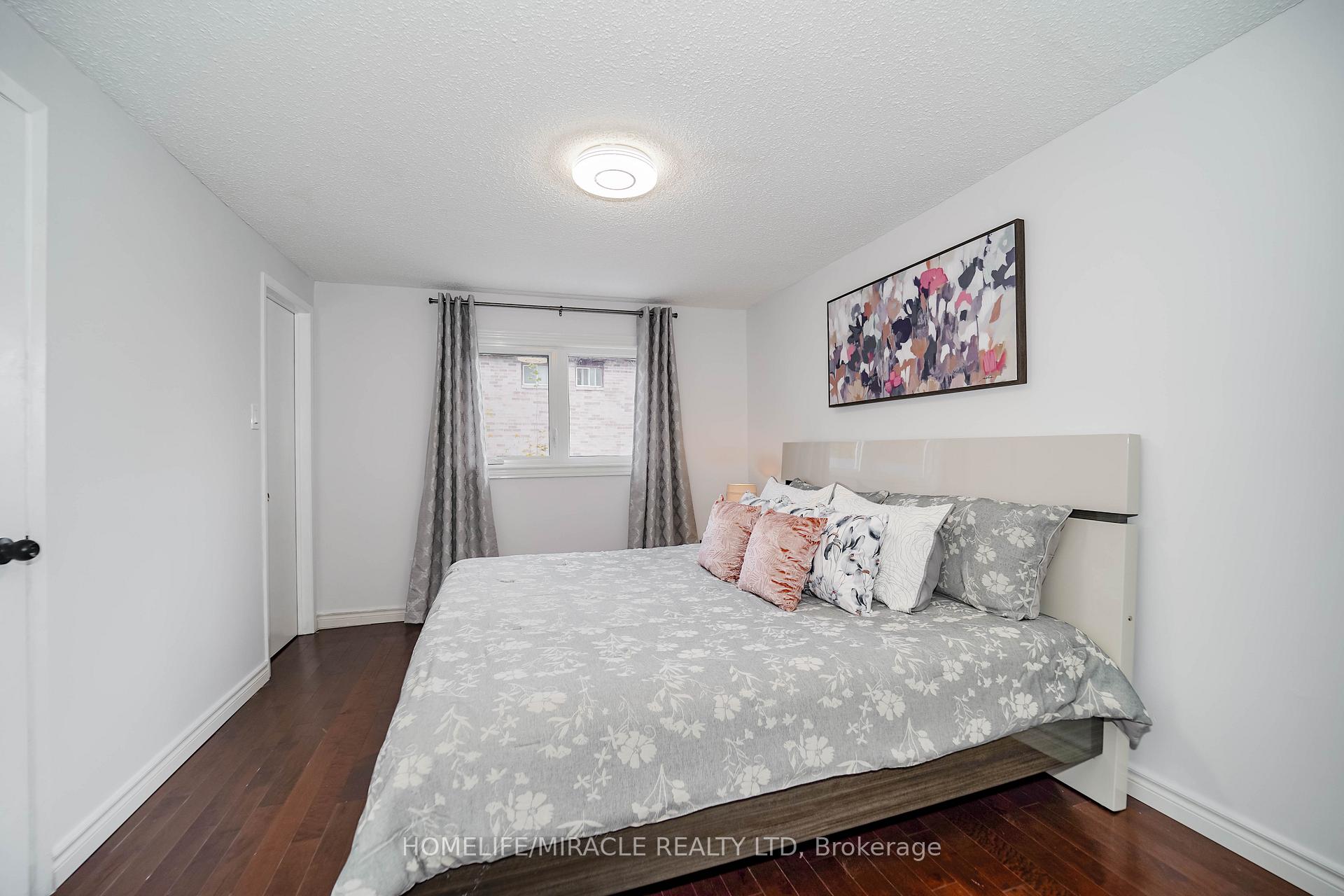 Photo 19 of 20 Woodward Crescent, Ajax, Central — HOMEH