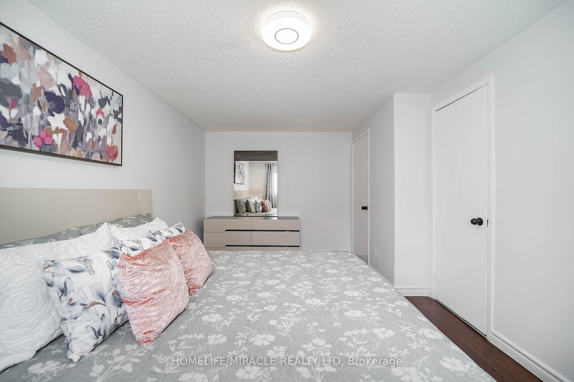Photo 21 of 20 Woodward Crescent, Ajax, Central — HOMEH