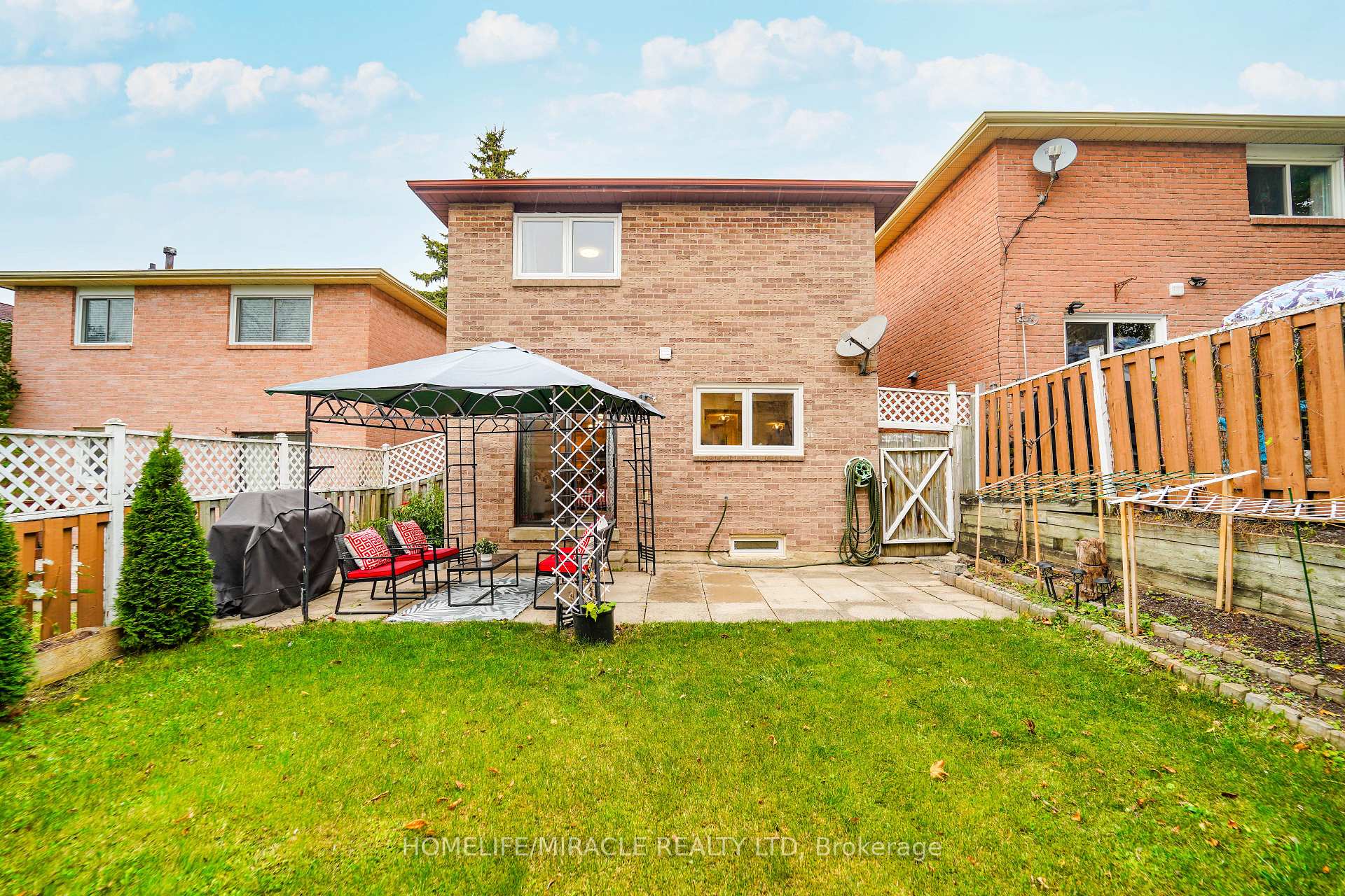 Photo 38 of 20 Woodward Crescent, Ajax, Central — HOMEH