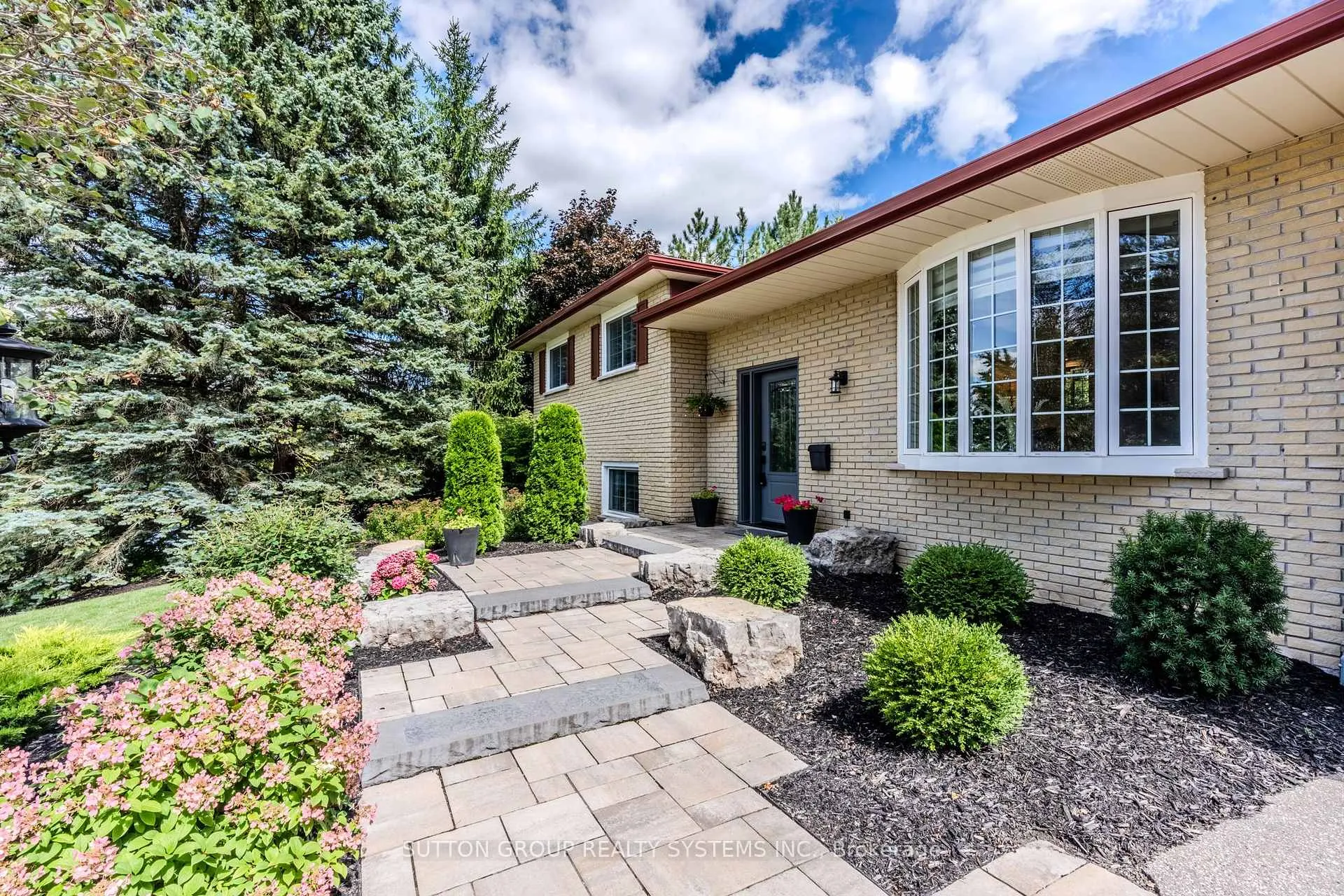 Photo 3 of 17 William Rex Crescent, Erin — HOMEH