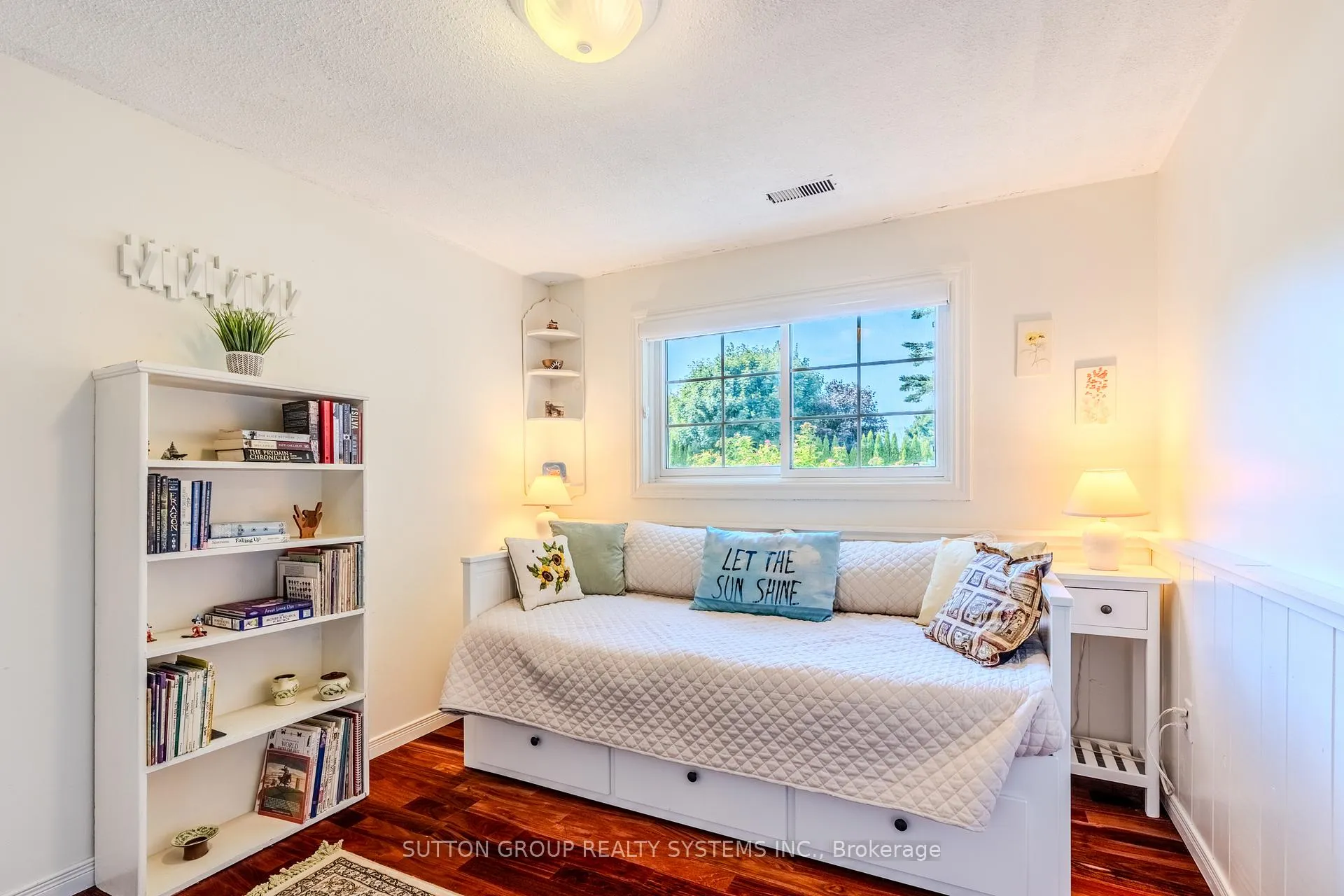 Photo 19 of 17 William Rex Crescent, Erin — HOMEH