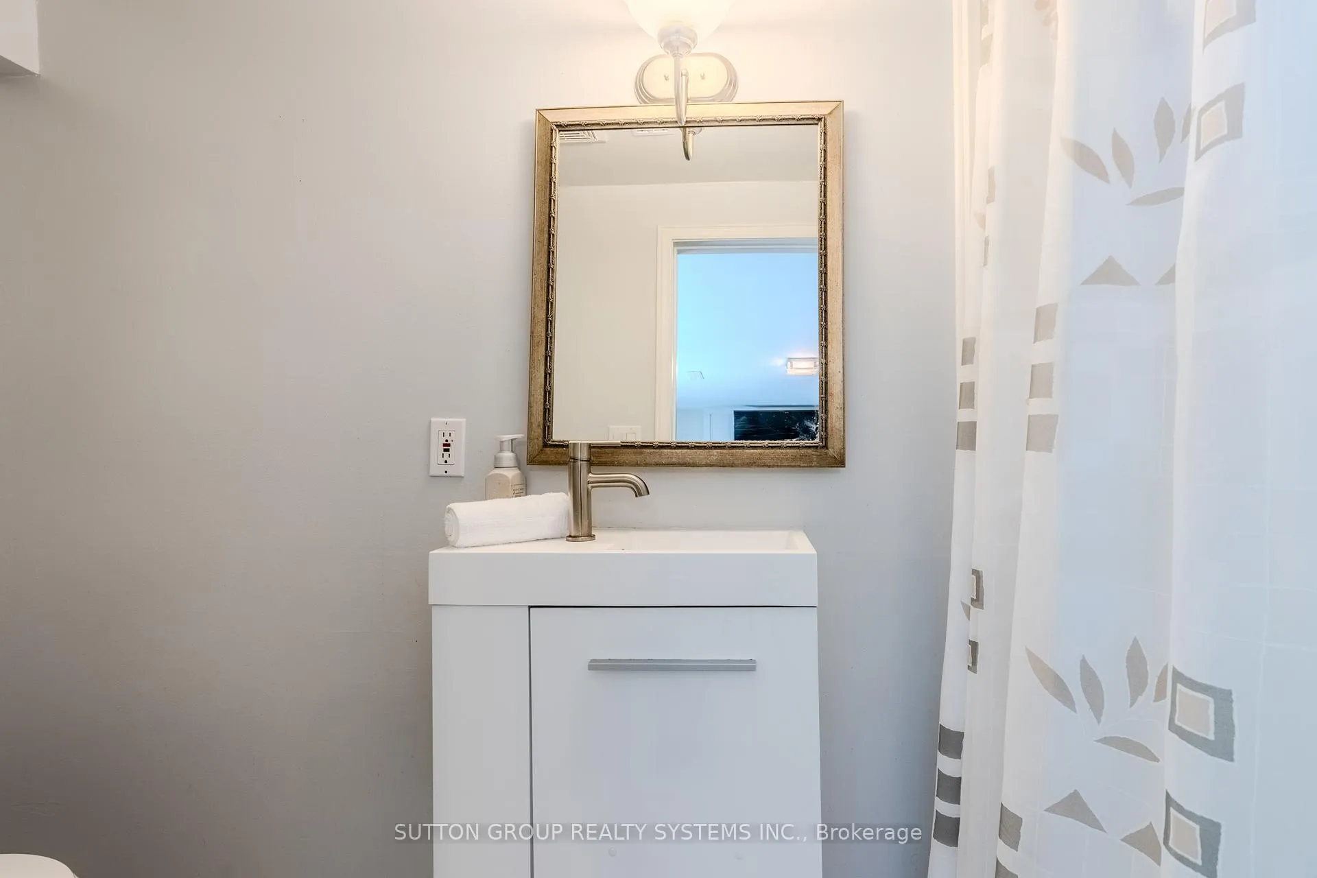 Photo 20 of 17 William Rex Crescent, Erin — HOMEH