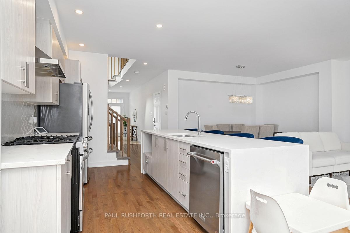 Photo 13 of 1017 Hydrangea Avenue, Ottawa, Riverside South/Gloucester Glen — HOMEH