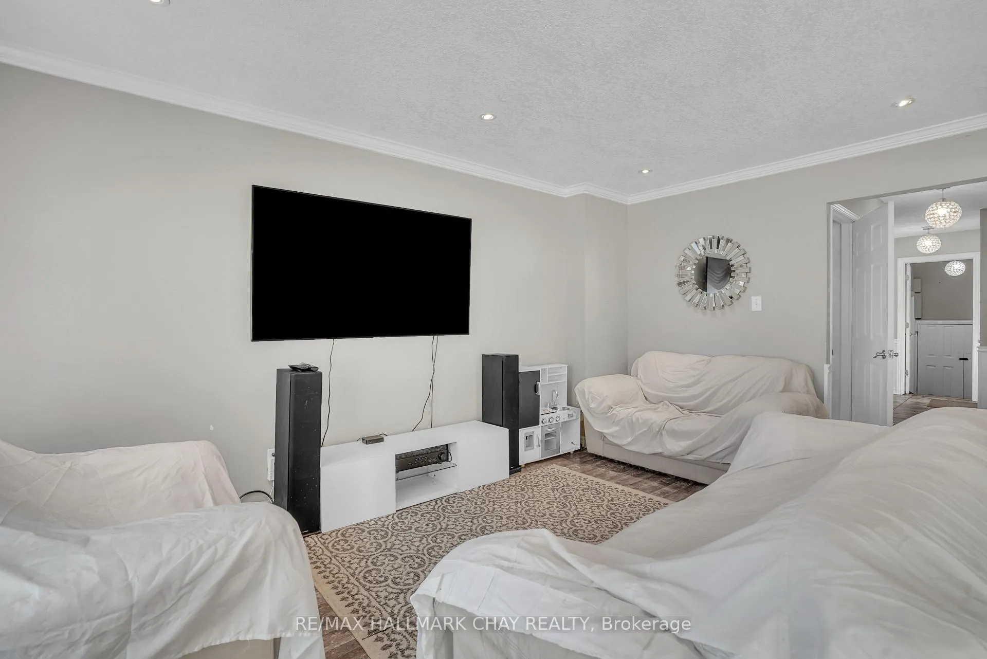 Photo 3 of 30 Rosenfeld Drive, Barrie, Grove East — HOMEH