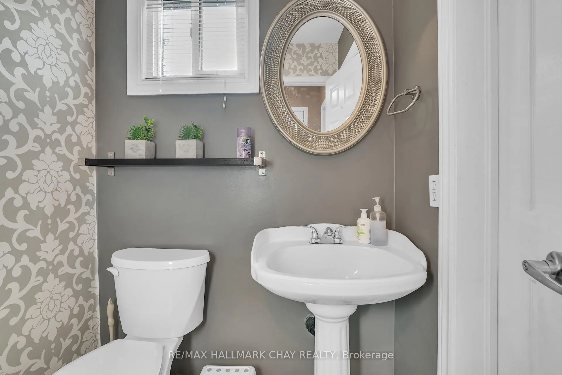 Photo 6 of 30 Rosenfeld Drive, Barrie, Grove East — HOMEH