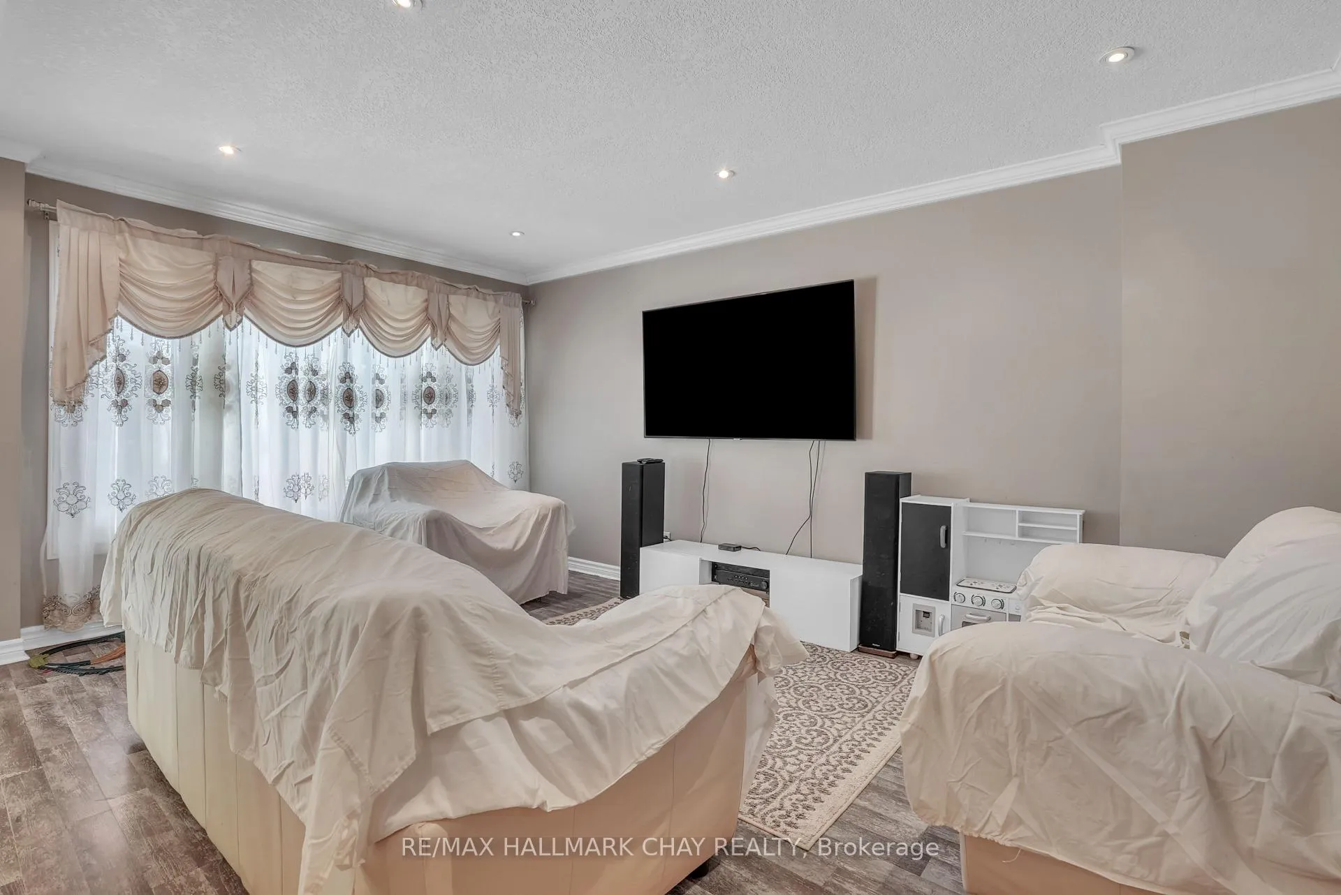 Photo 8 of 30 Rosenfeld Drive, Barrie, Grove East — HOMEH